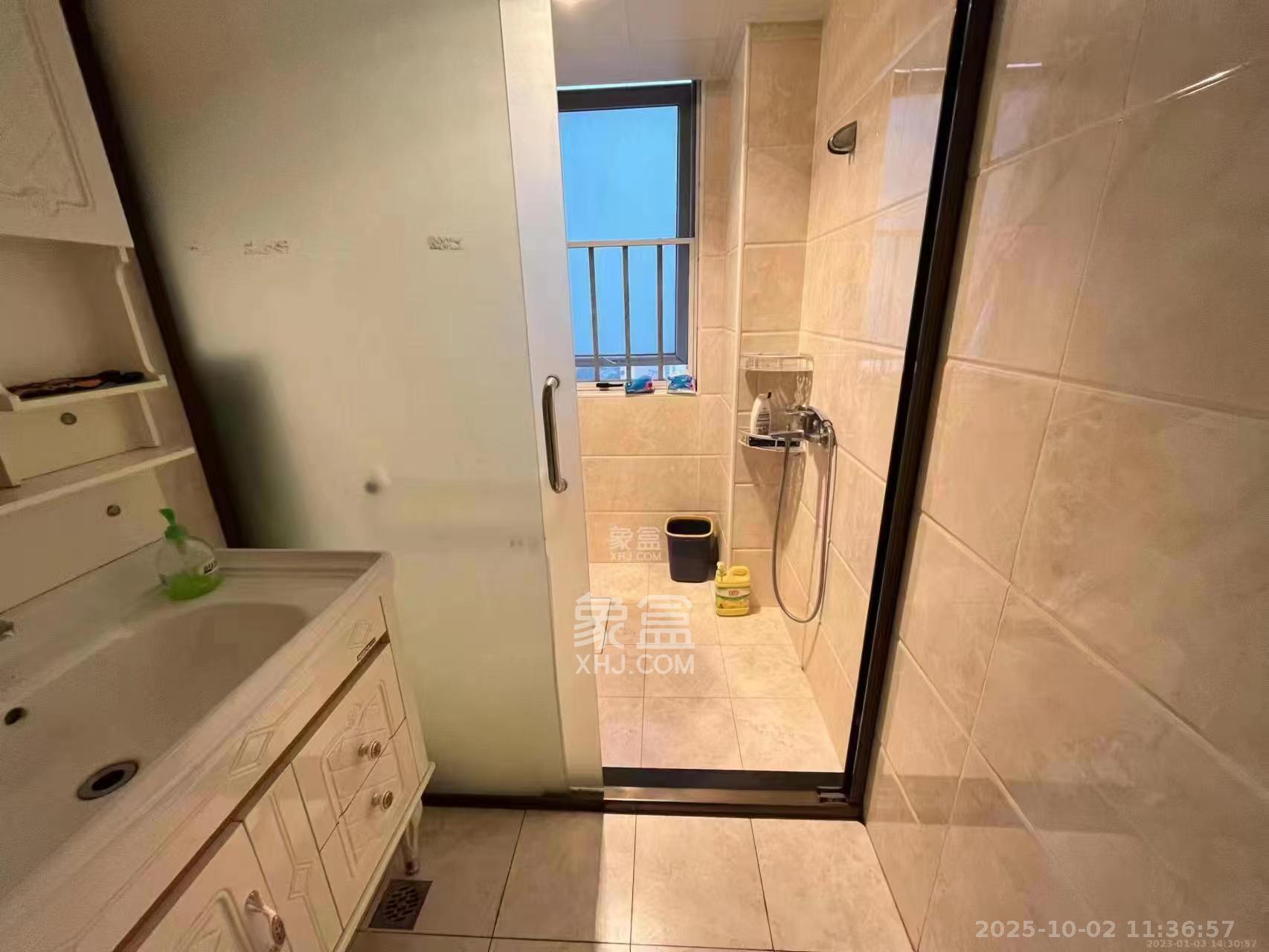 绿地之窗  3室2厅2卫    3000.0元/月室内图