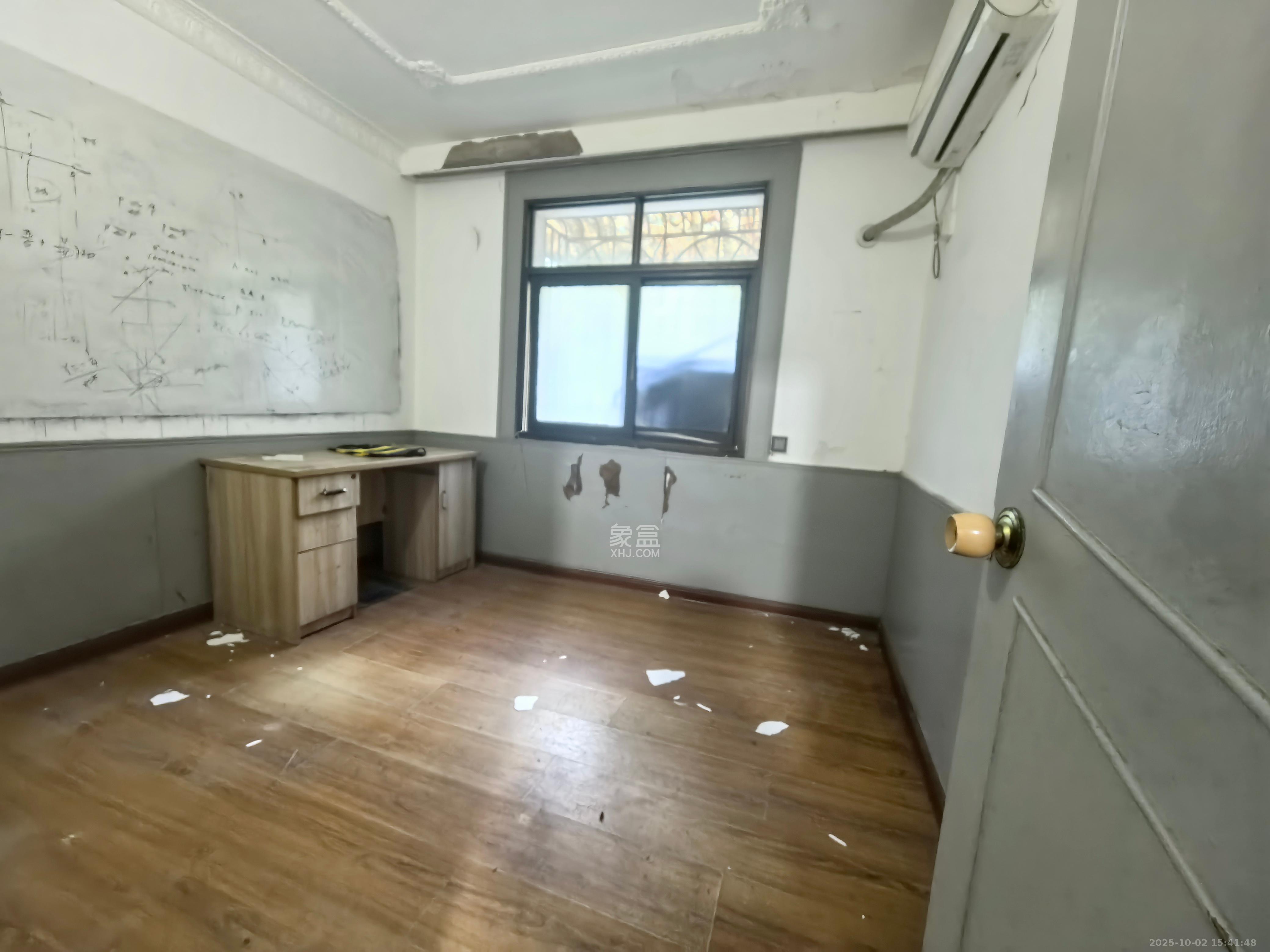 长坡社区  3室2厅1卫    2100.0元/月 长坡社区  3室2厅1卫    2100.0元/月室内图