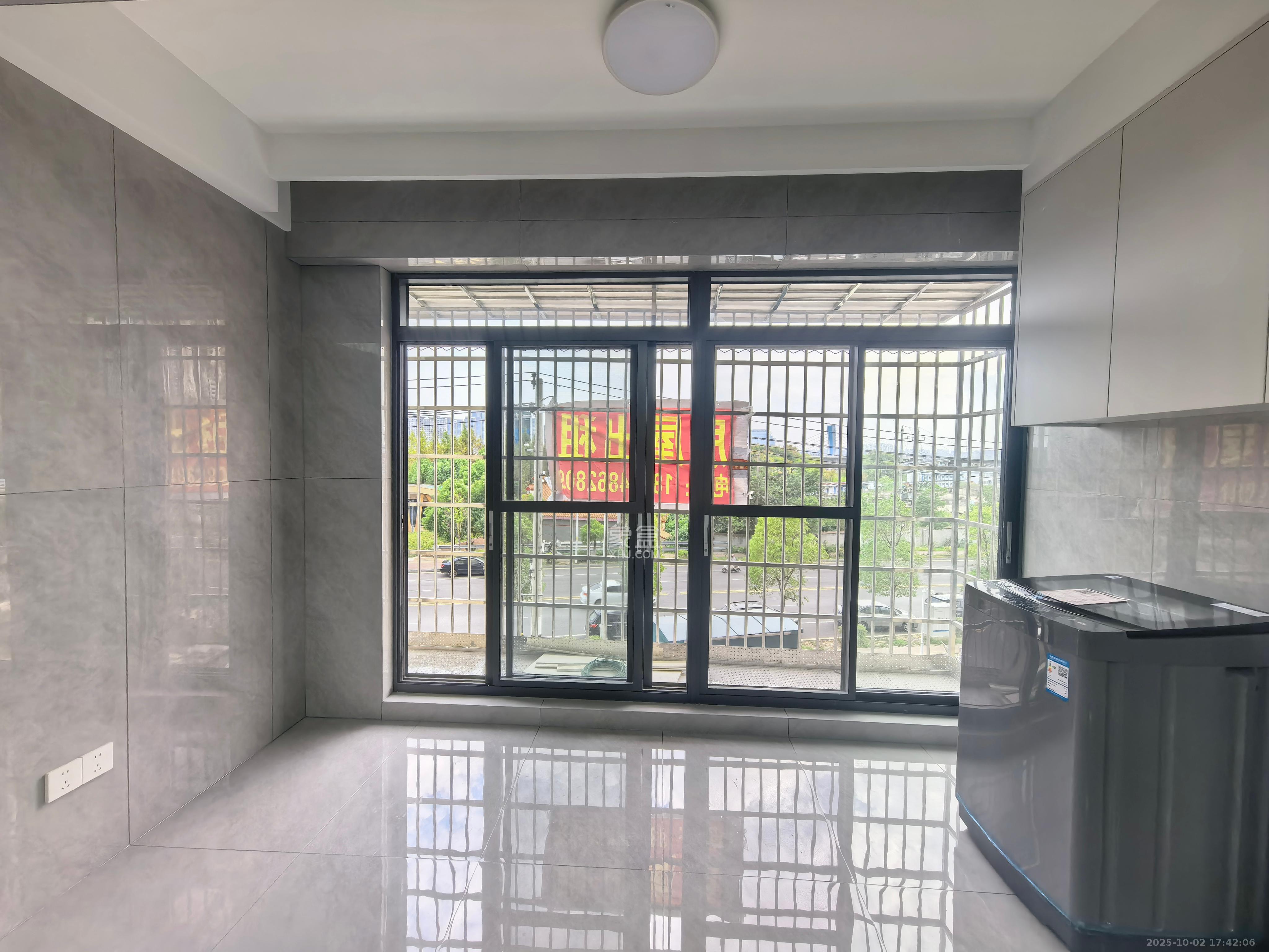 和景家园二期  2室2厅1卫    2000.0元/月室内图