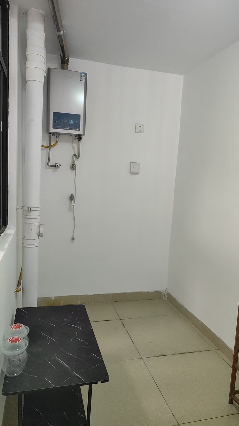 盛贤景都 3室2厅1卫 2600.0元/月 盛贤景都 3室2厅1卫 2600.0元/月室内图