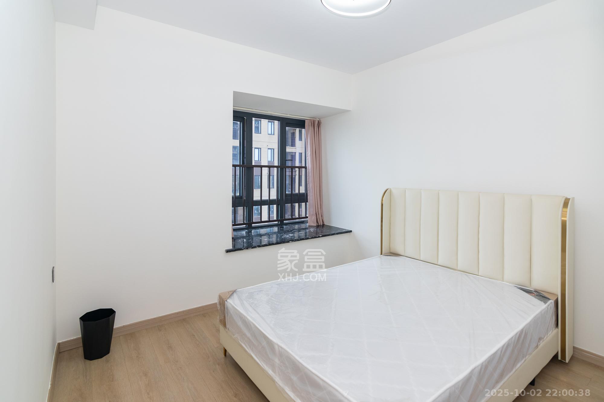 澳海望洲府  4室2厅2卫    69.8万卧室