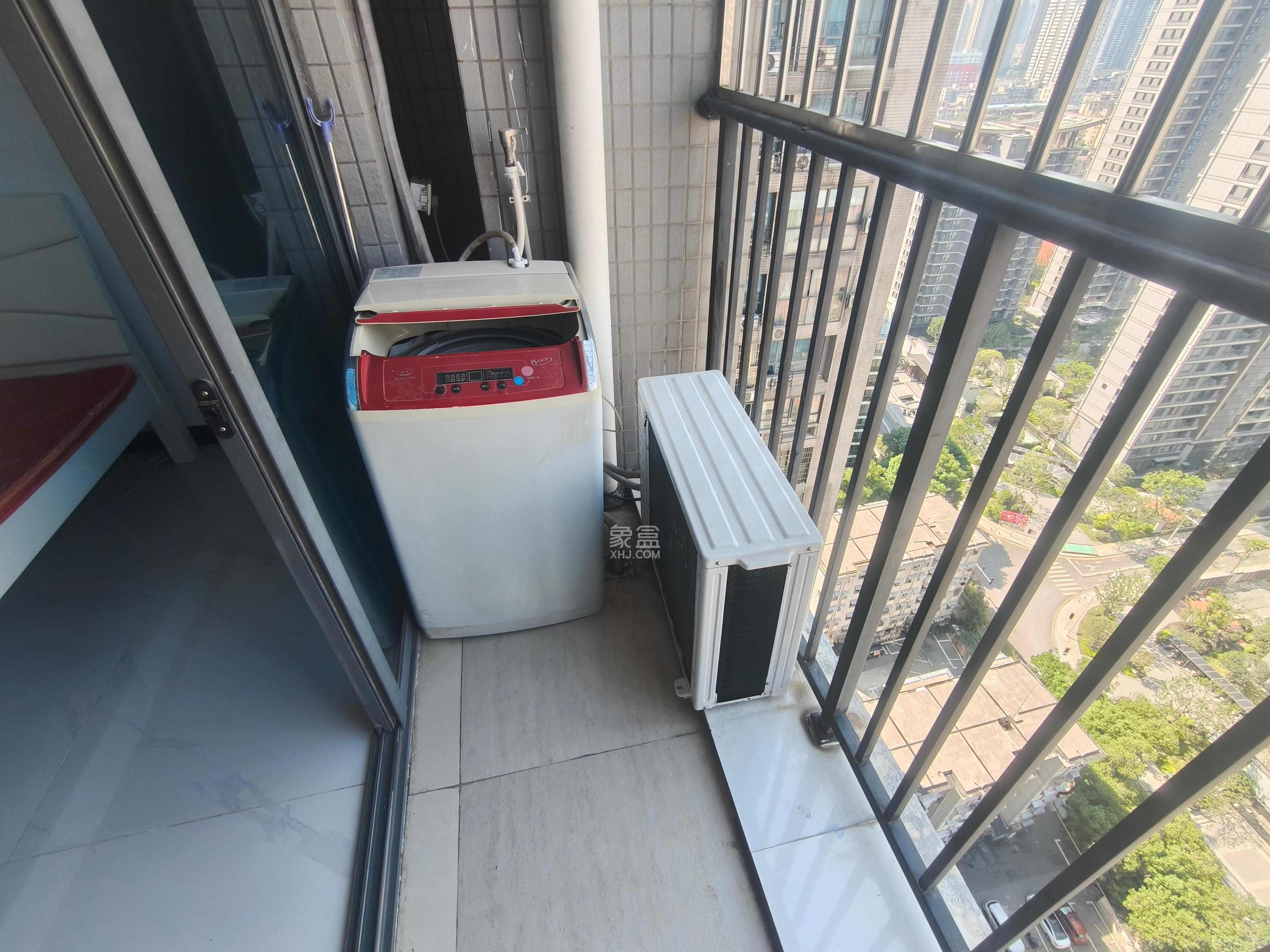 名富公寓  1室1厅1卫   1400.00元/月室内图