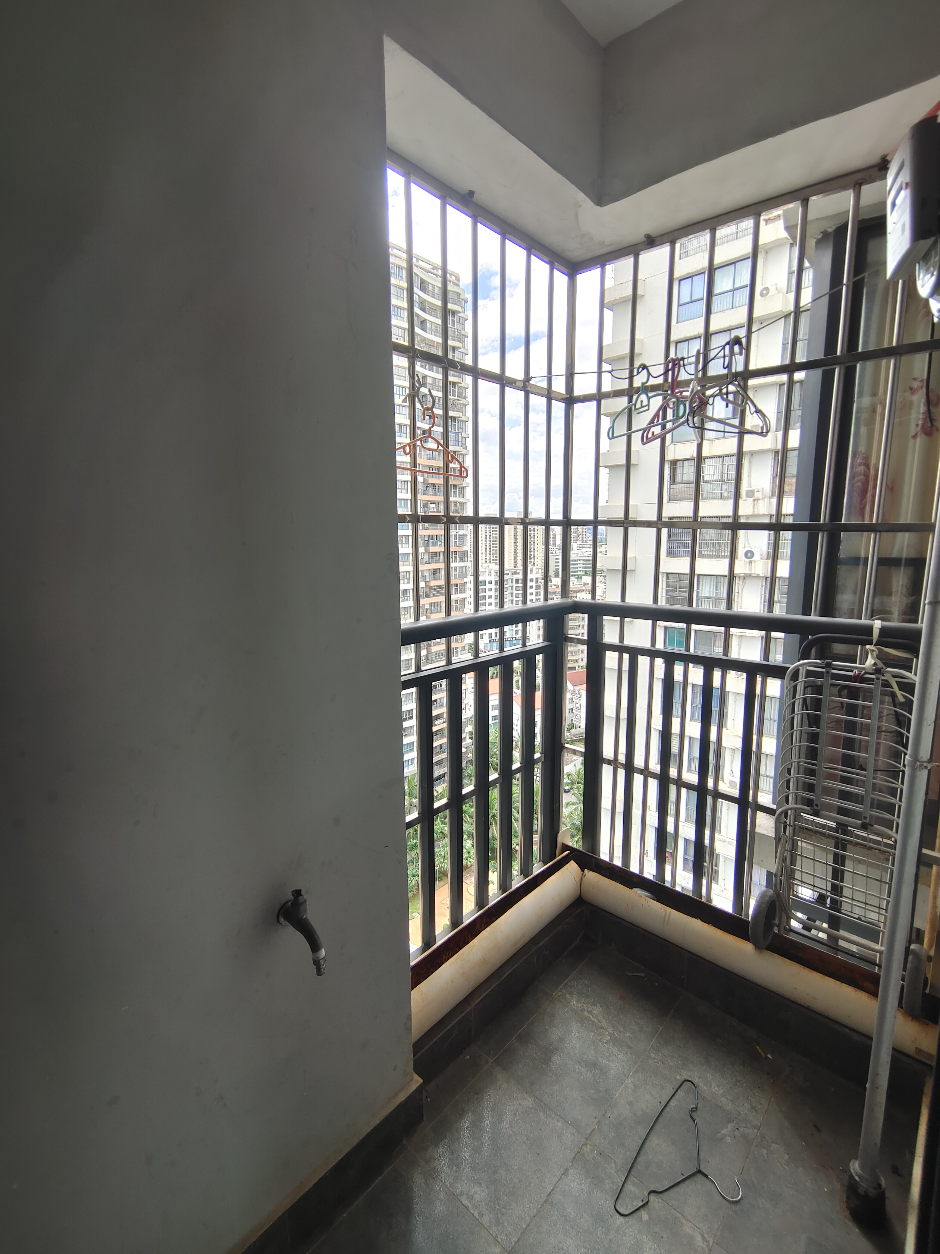 椰岛广场 3室2厅1卫 3000.0元/月 椰岛广场 3室2厅1卫 3000.0元/月室内图