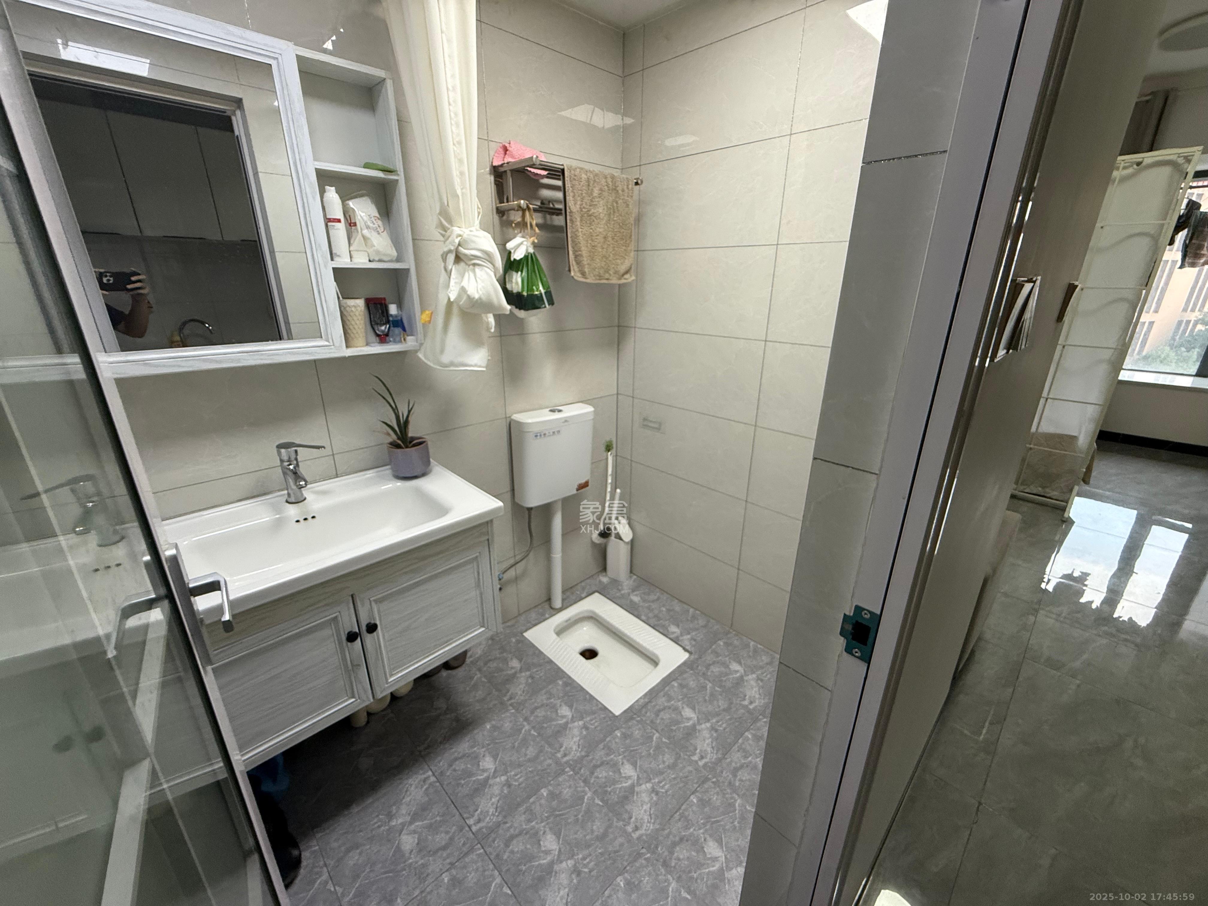 龙湖湘江星座(祺鑫星座公寓) 1室0厅1卫 1450.0元/月 龙湖湘江星座(祺鑫星座公寓) 1室0厅1卫 1450.0元/月室内图