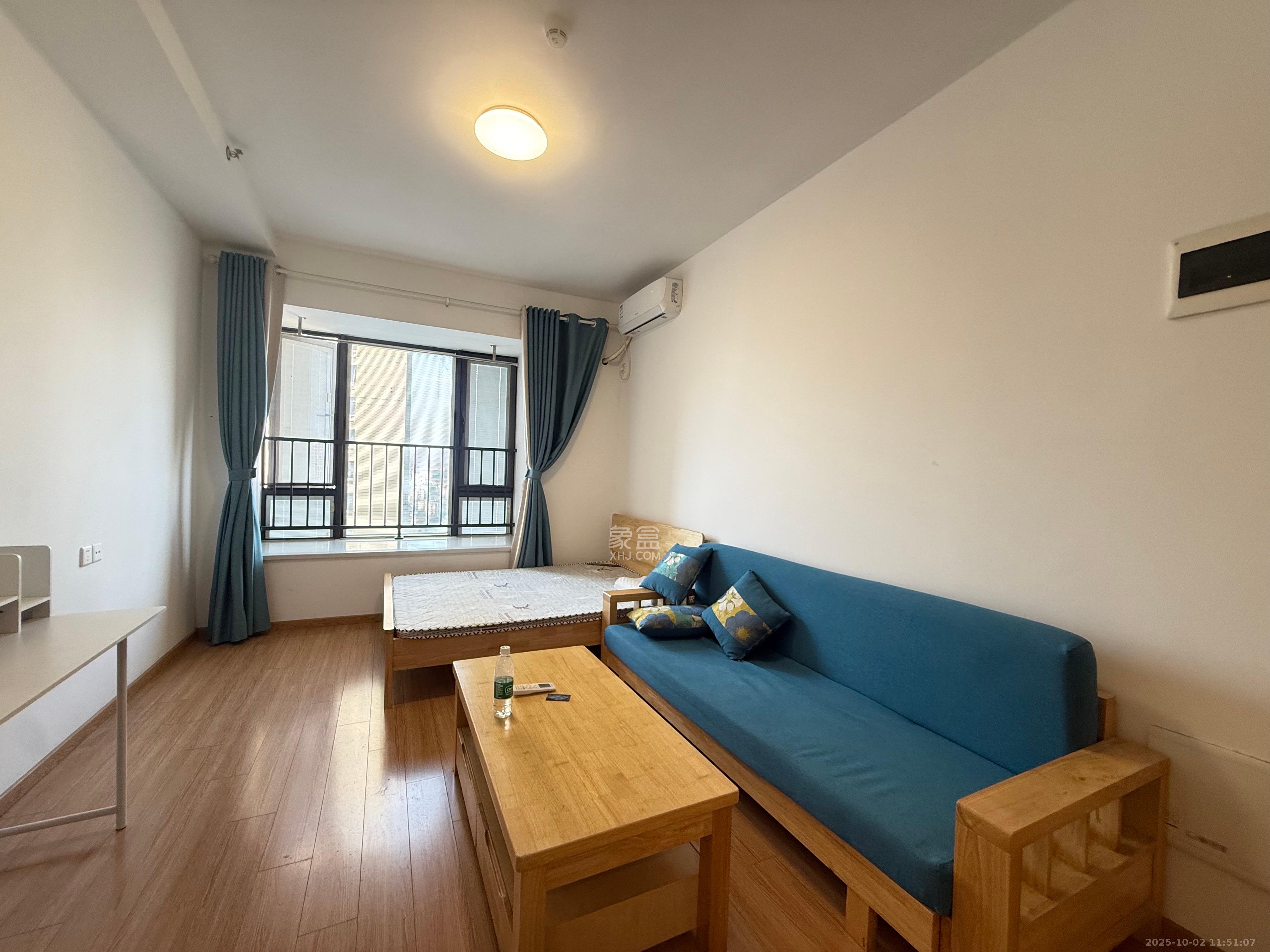 华润翡翠府 1室1厅1卫 1300.0元/月 华润翡翠府 1室1厅1卫 1300.0元/月室内图