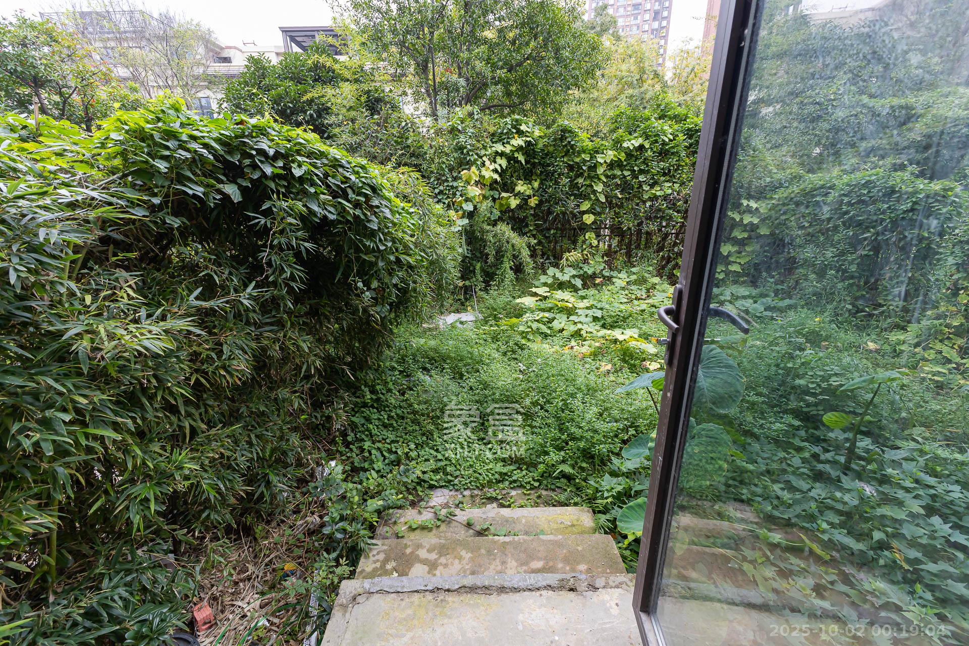 龙湖璟宸原著(龙湖紫宸) 5室2厅4卫 285.0万 龙湖璟宸原著(龙湖紫宸) 5室2厅4卫 285.0万其他