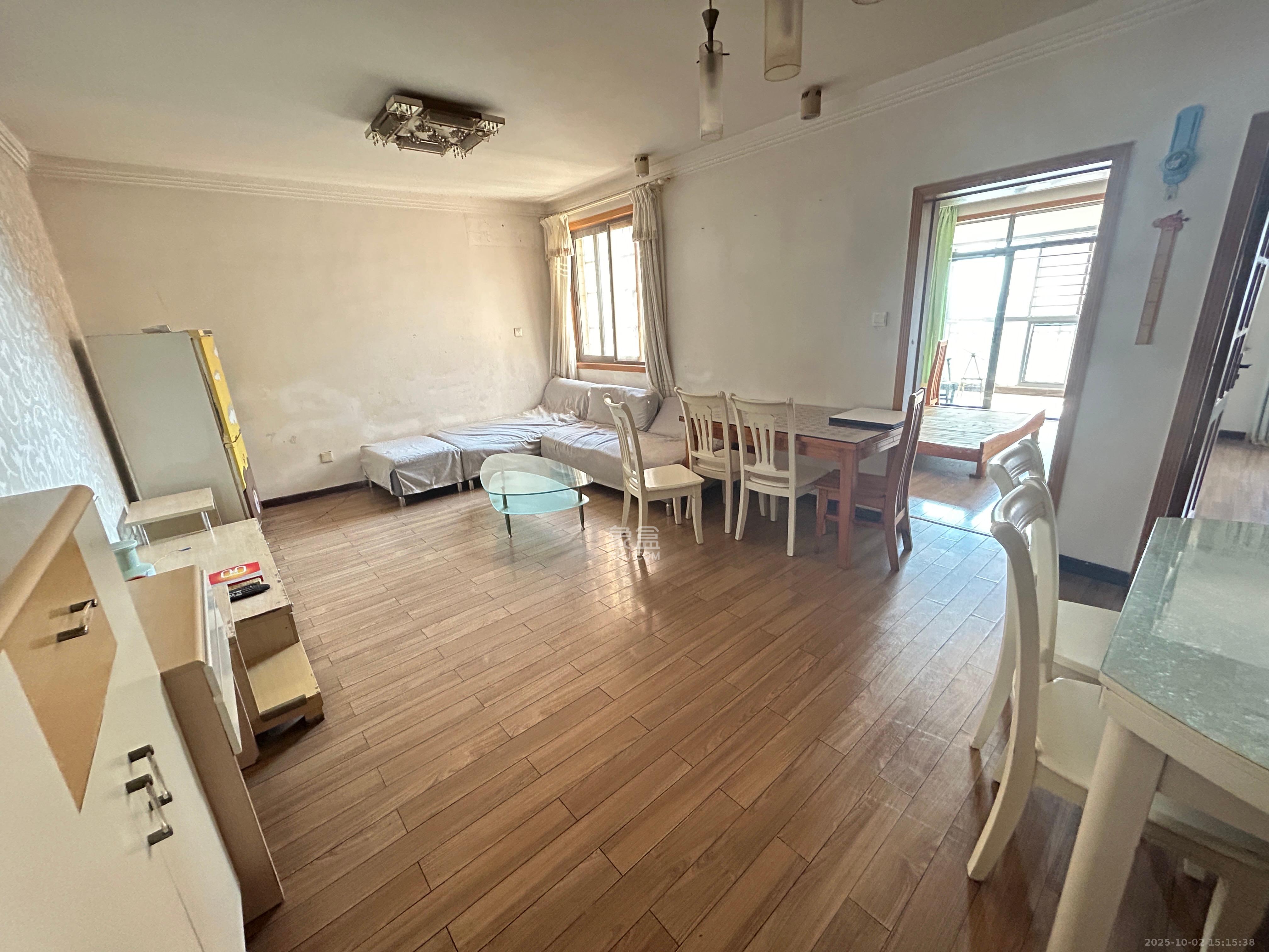 上海城小区 2室2厅1卫 1700.0元/月 上海城小区 2室2厅1卫 1700.0元/月室内图