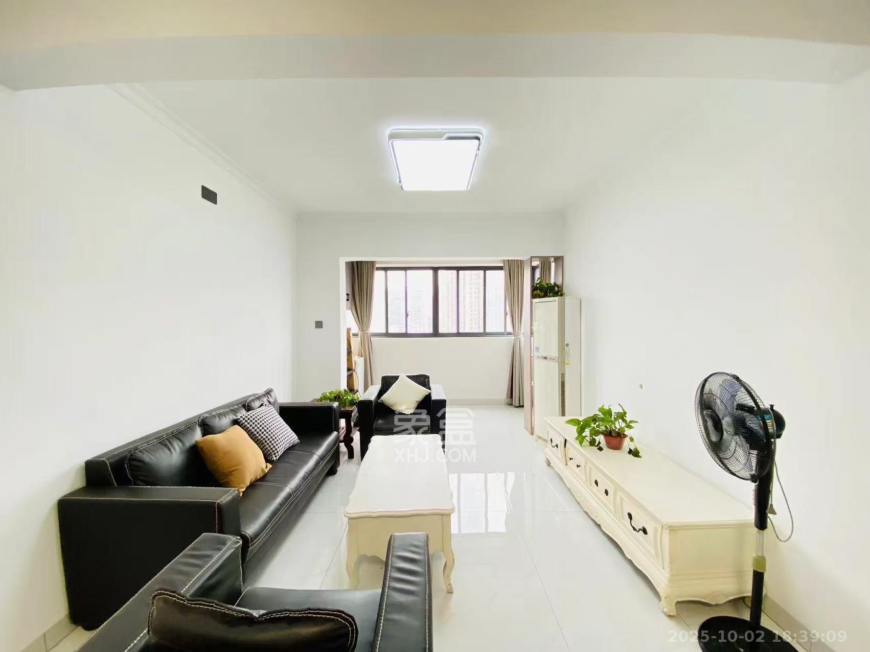 凯悦名城(泰悦公寓) 3室2厅1卫 2700.0元/月 凯悦名城(泰悦公寓) 3室2厅1卫 2700.0元/月室内图