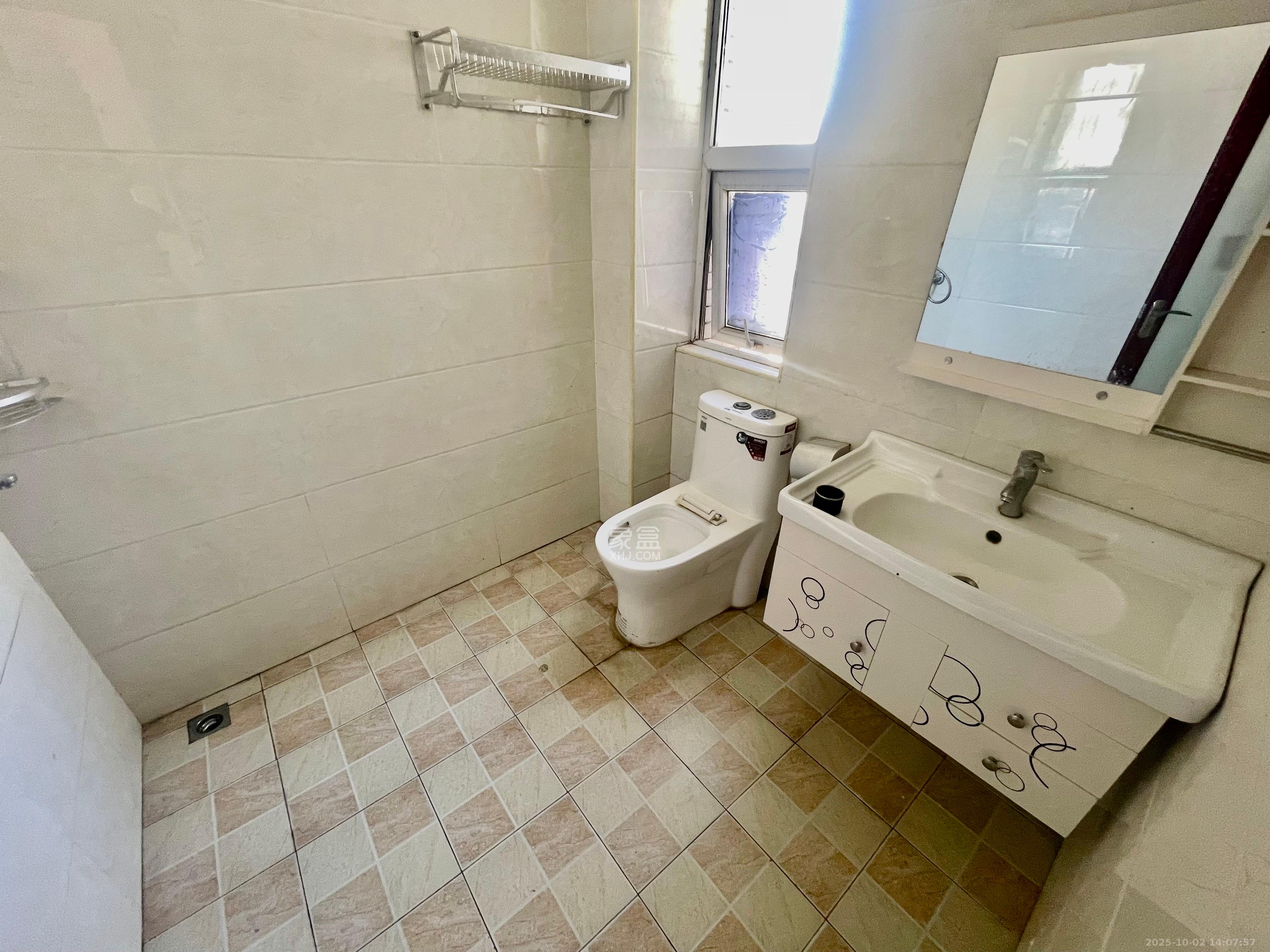 麓阳和景雅苑 6室2厅3卫 4800.0元/月 麓阳和景雅苑 6室2厅3卫 4800.0元/月室内图