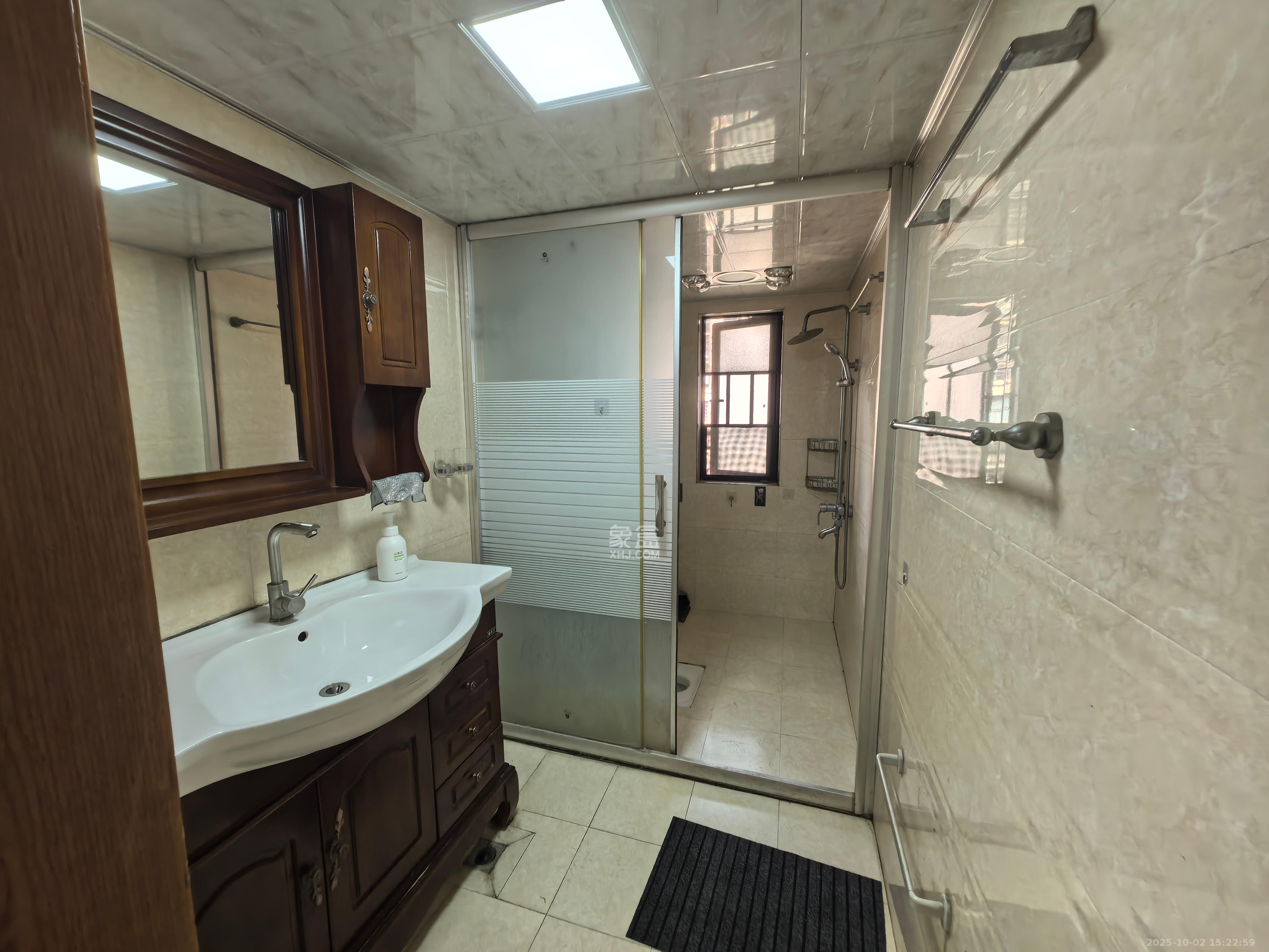 新城国际花都 3室2厅2卫 1800.0元/月 新城国际花都 3室2厅2卫 1800.0元/月室内图