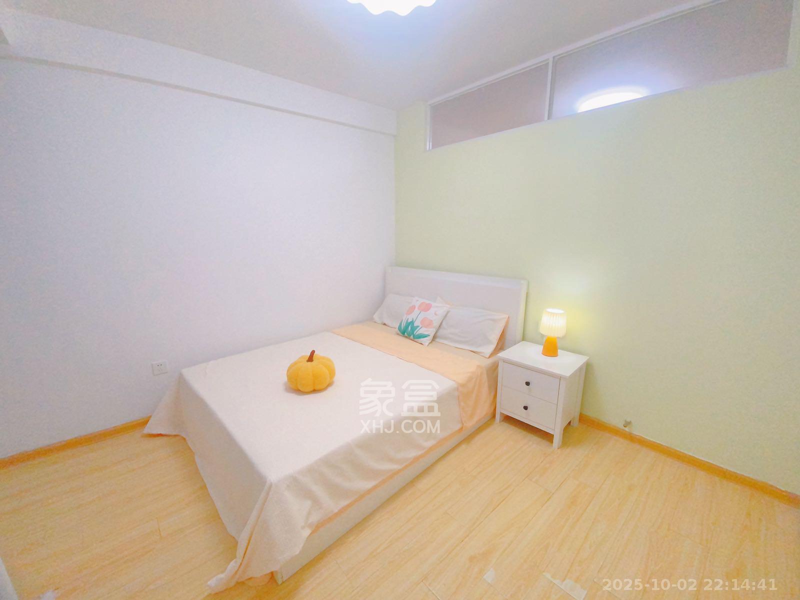 摩天一号  1室1厅1卫    2300.0元/月