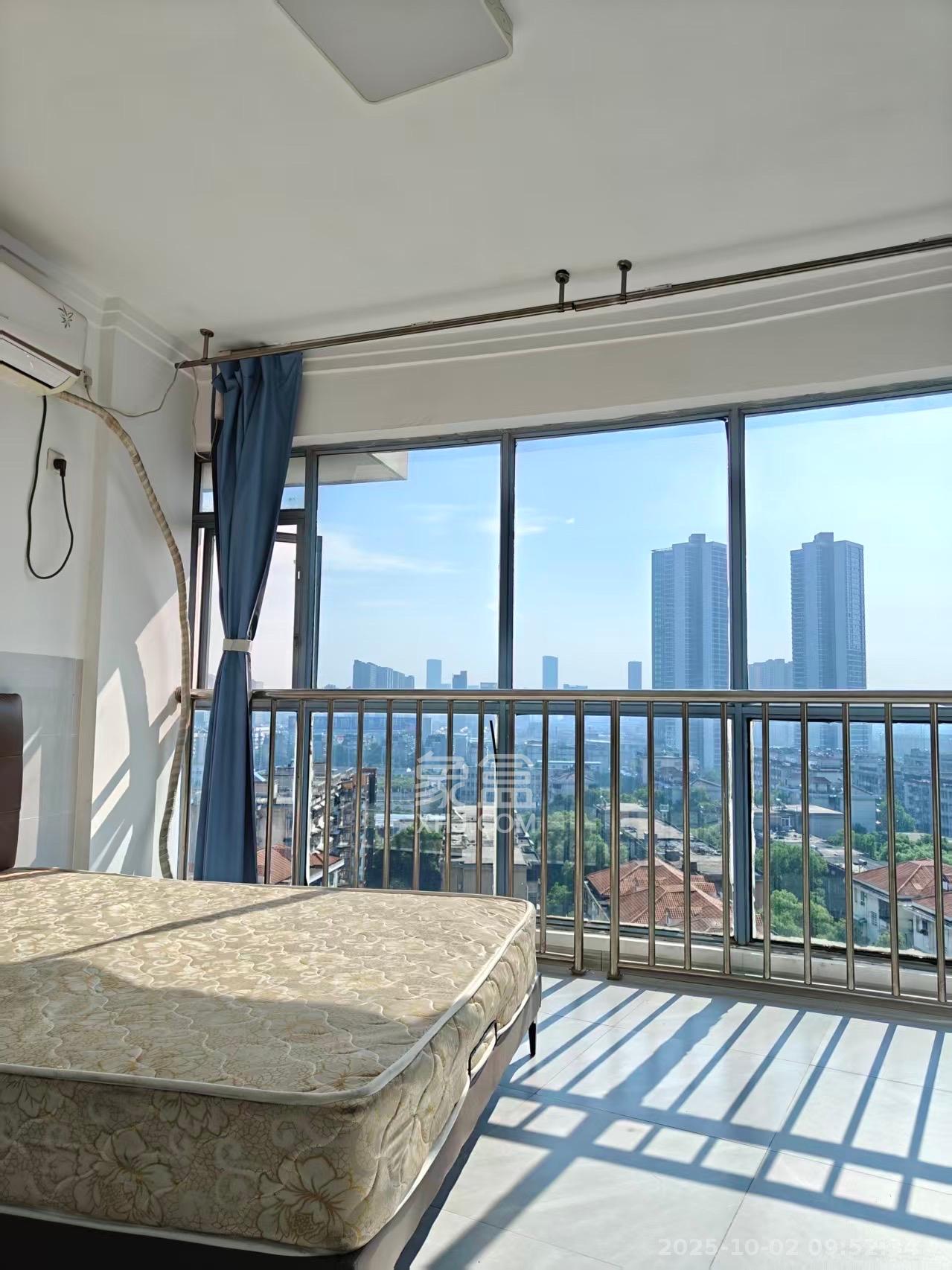 书香名邸  1室1厅1卫    1100.0元/月室内图