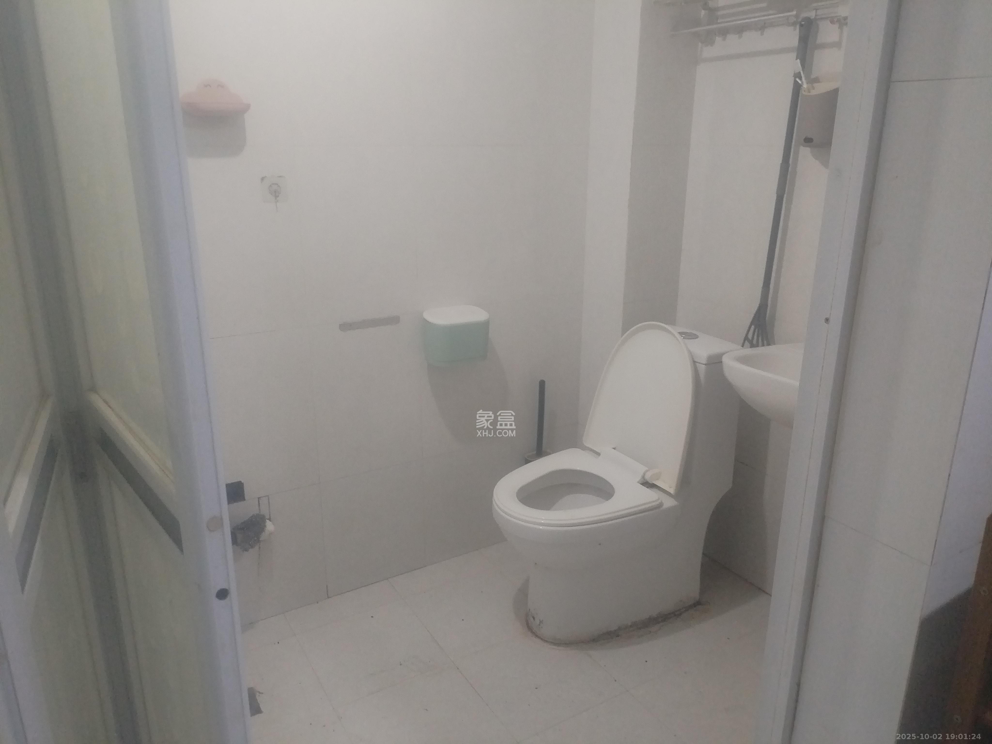 巧克力空间（建鸿达现代大厦）  1室1厅1卫   1500.00元/月室内图