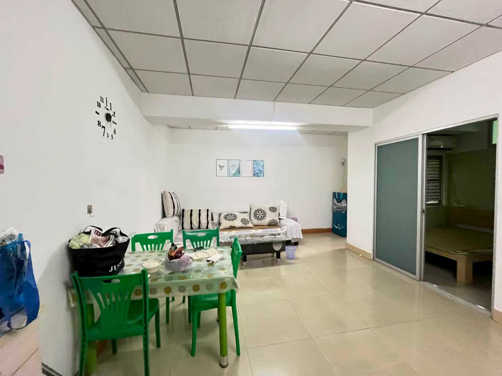 华贸大厦(华贸花苑) 2室2厅1卫 1800.0元/月 华贸大厦(华贸花苑) 2室2厅1卫 1800.0元/月室内图