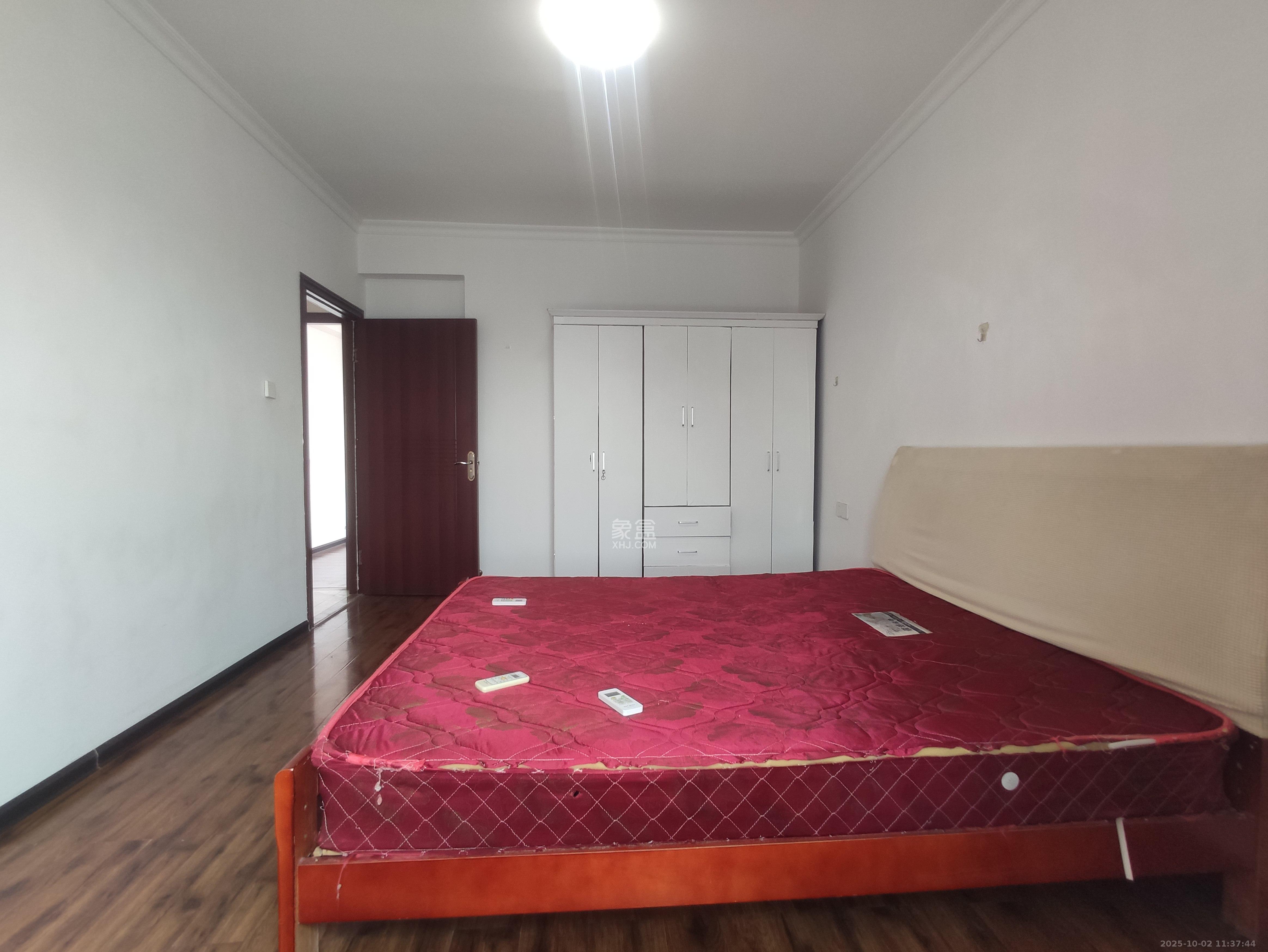 曙光领峰(曙光家园) 3室1厅1卫 3000.0元/月 曙光领峰(曙光家园) 3室1厅1卫 3000.0元/月室内图