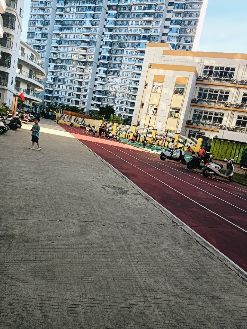 龙昆雅苑（中交·龙昆雅苑）  2室2厅1卫    98.0万客厅