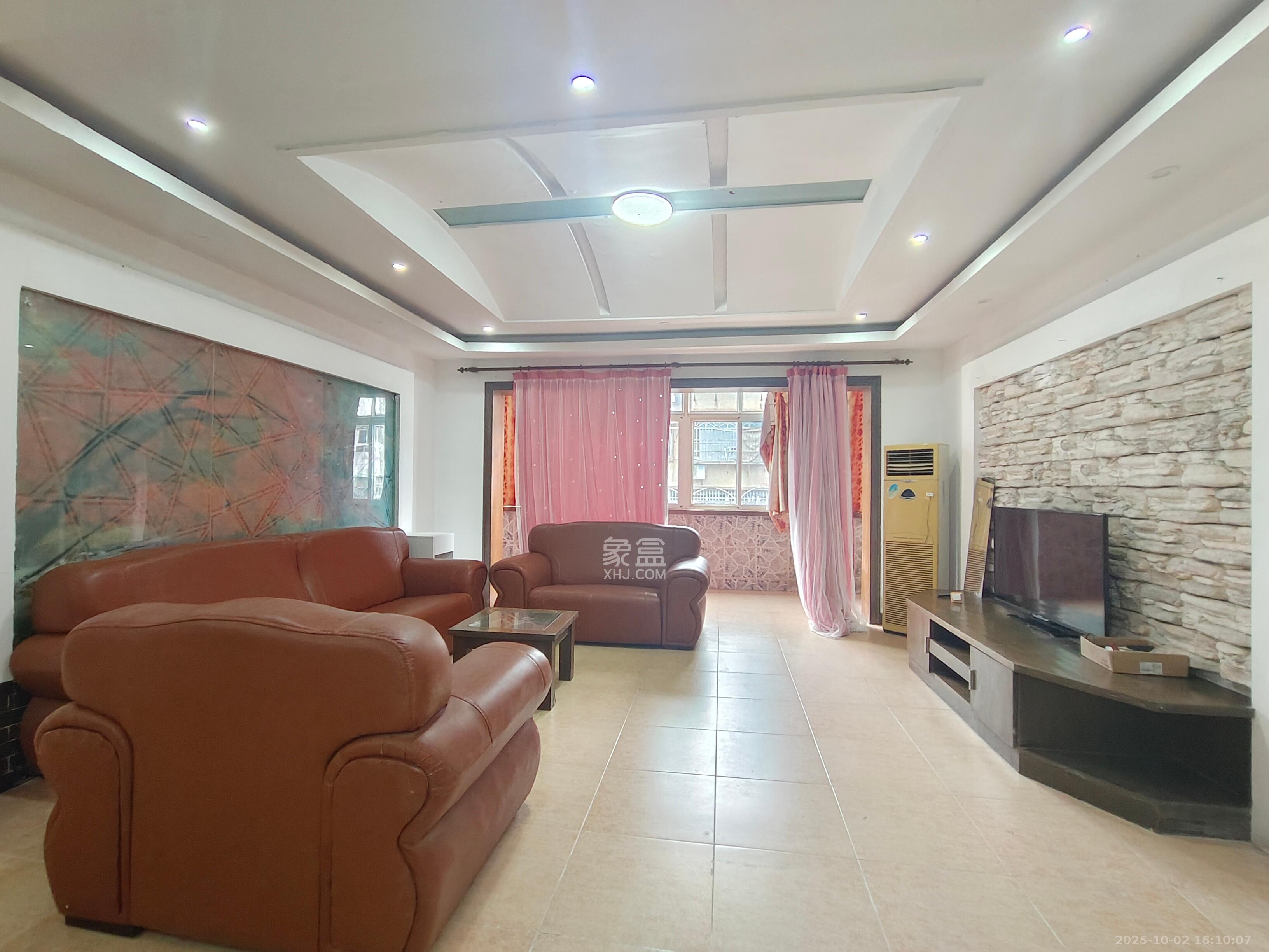 长鑫美树园 1室2厅1卫 2000.0元/月 长鑫美树园 1室2厅1卫 2000.0元/月室内图