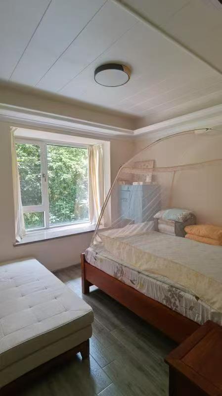 绿地海长流四期(绿地福邸) 4室2厅2卫 285.0万 绿地海长流四期(绿地福邸) 4室2厅2卫 285.0万客厅