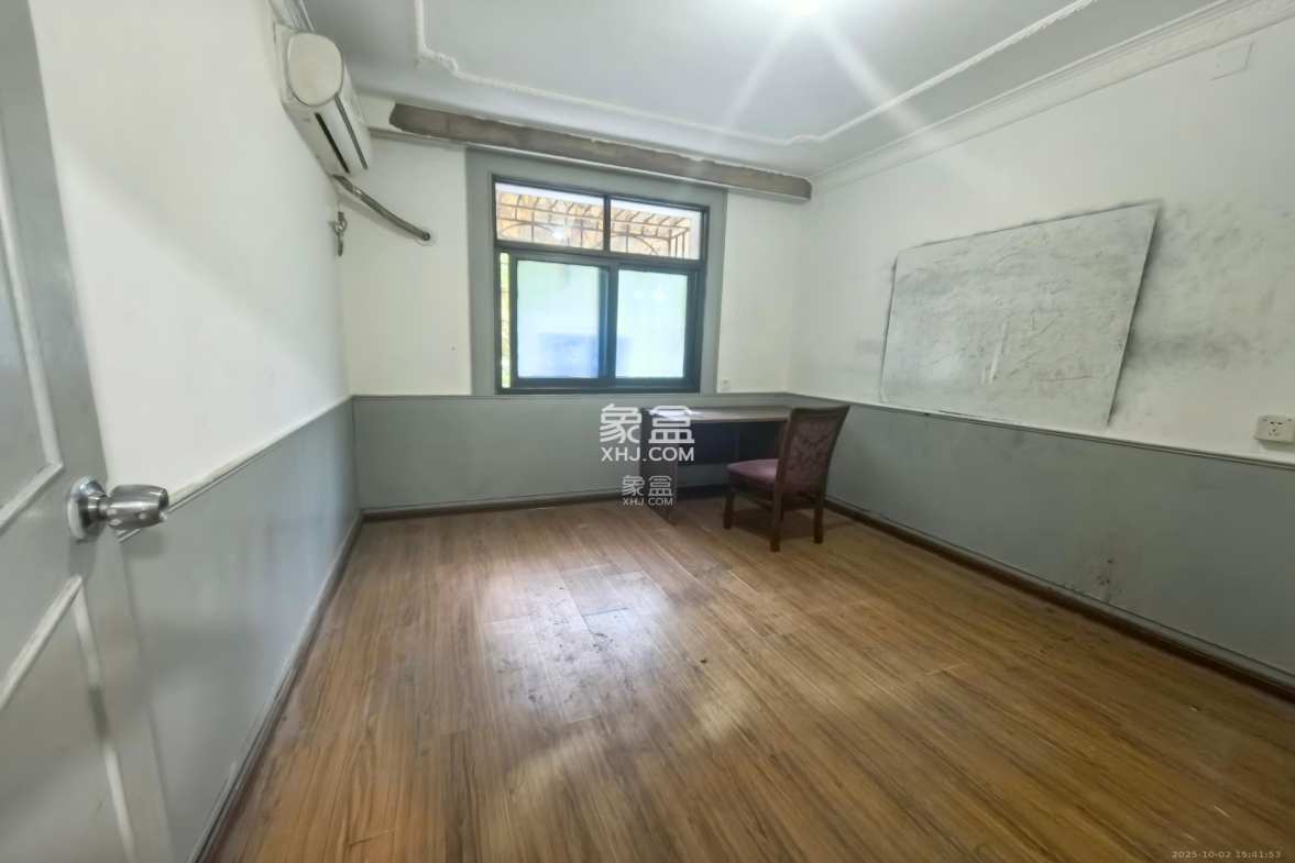 长坡社区  3室2厅1卫    2100.0元/月 长坡社区  3室2厅1卫    2100.0元/月室内图