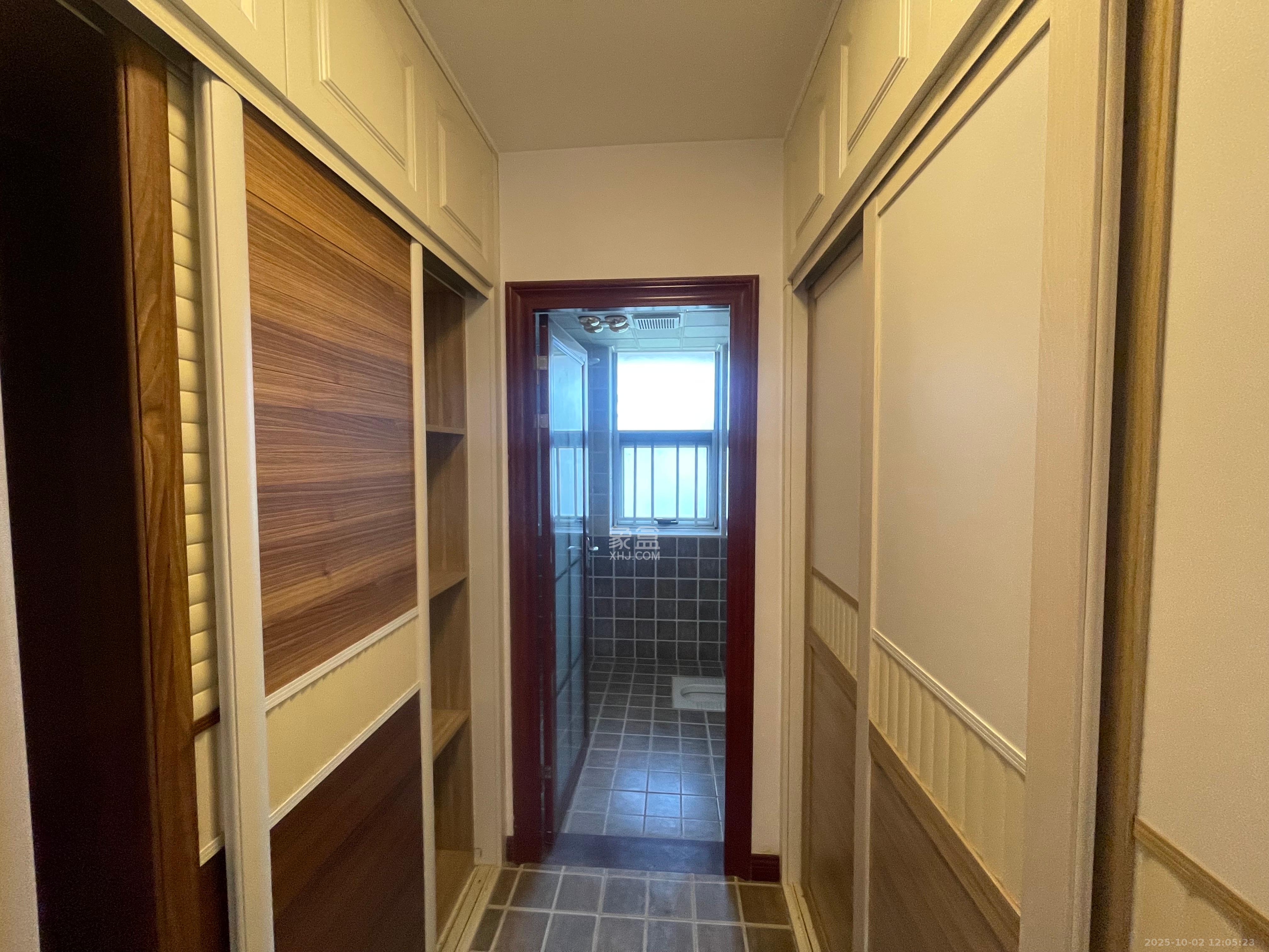 五矿万境水岸二期(五矿万境水岸和苑) 5室2厅1卫 7800.0元/月 五矿万境水岸二期(五矿万境水岸和苑) 5室2厅1卫 7800.0元/月室内图