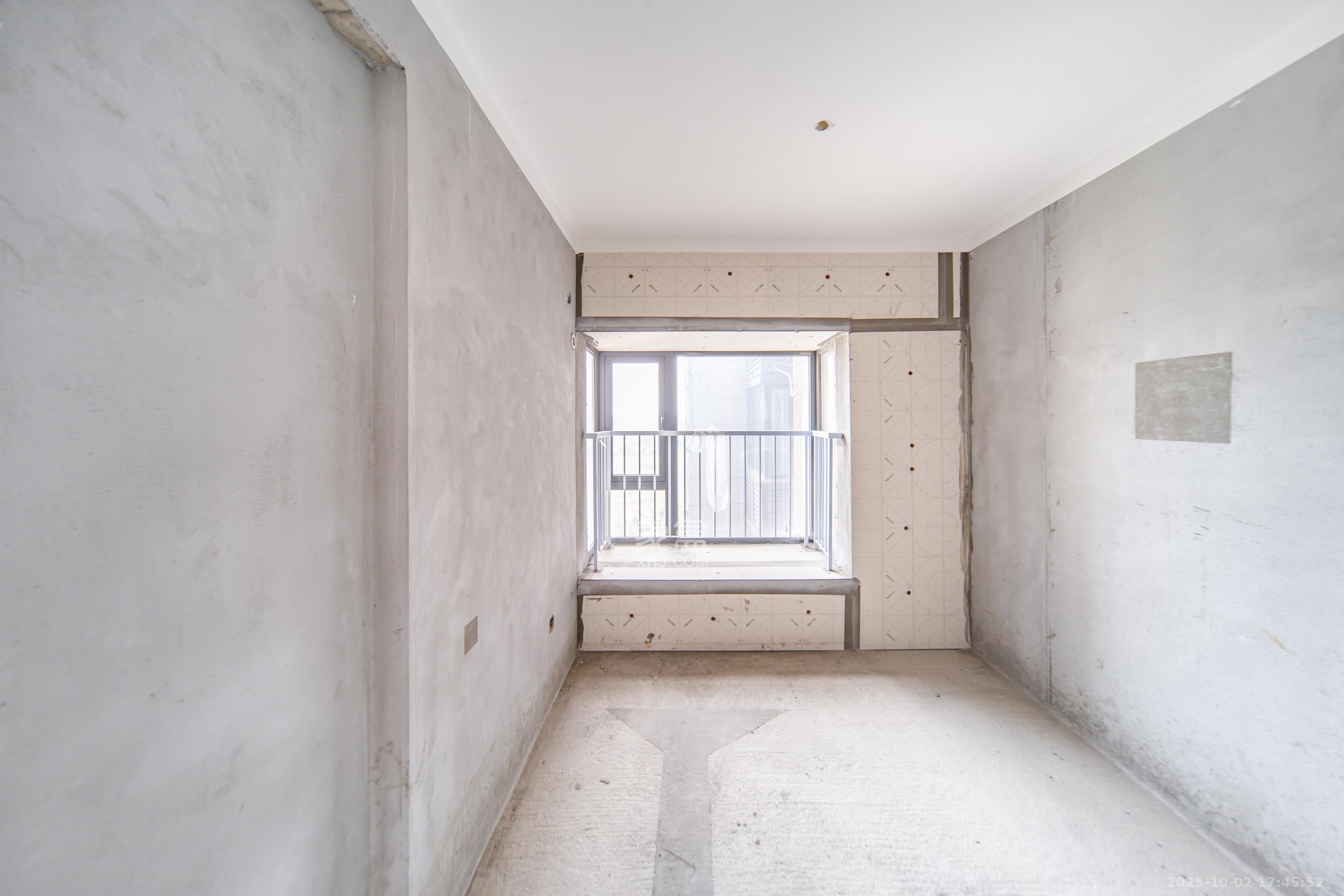 梦想滨江左岸  3室2厅2卫    73.0万卧室