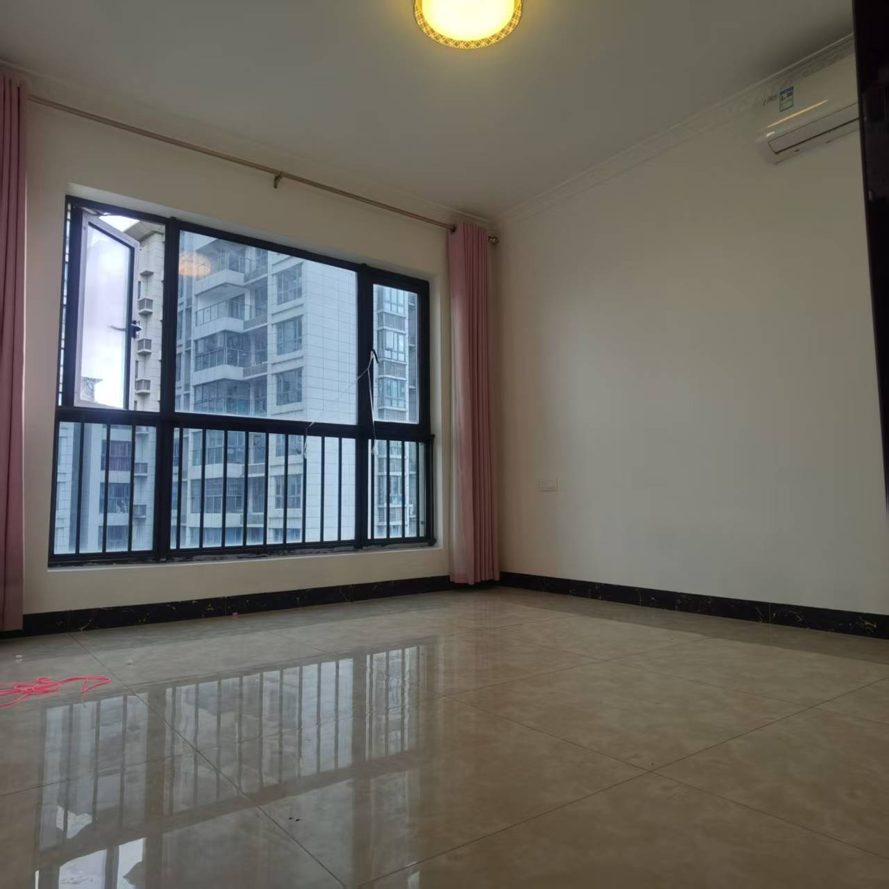 华盛中央公园 3室1厅1卫 2600.0元/月 华盛中央公园 3室1厅1卫 2600.0元/月室内图