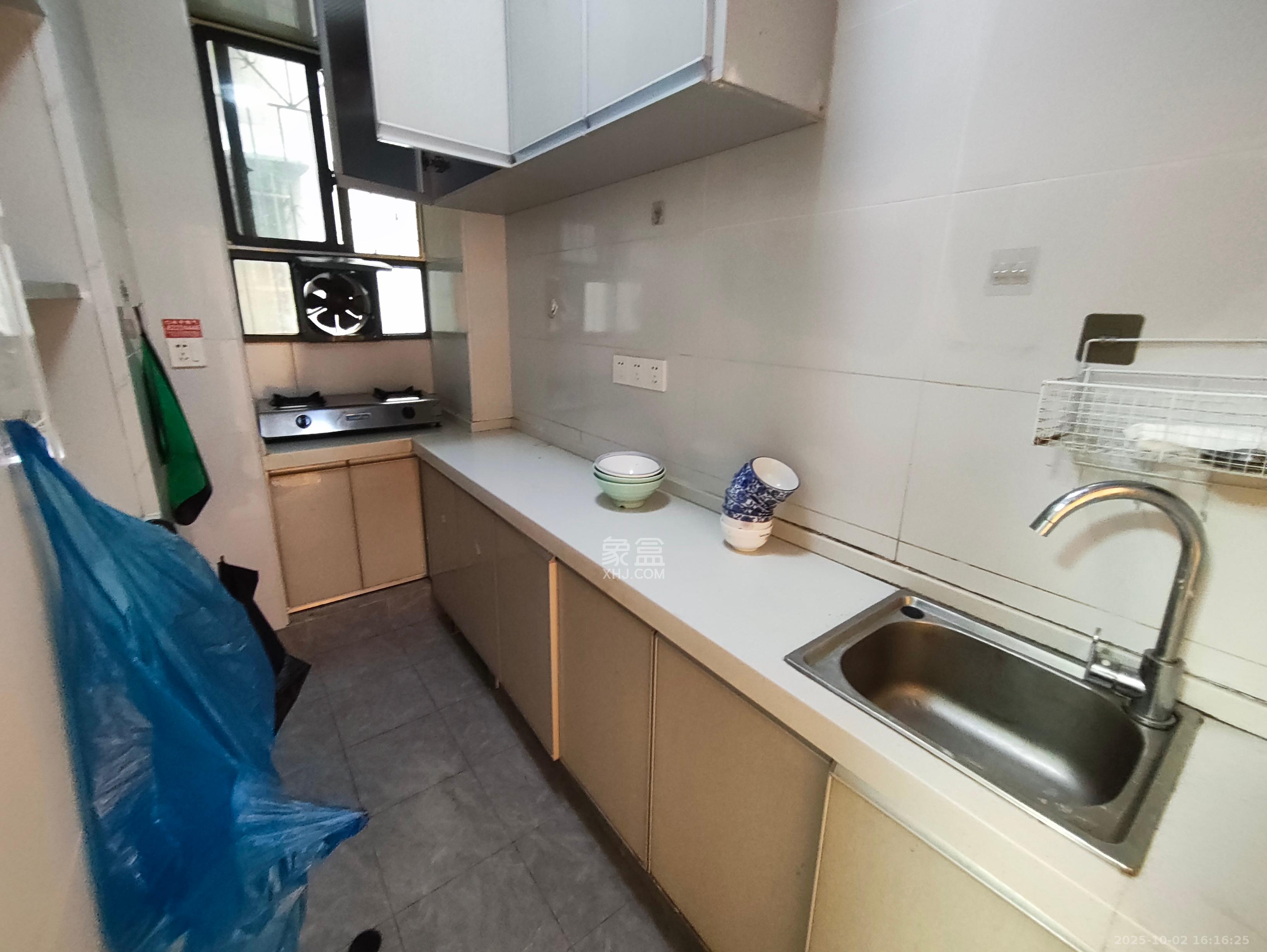 东文庙坪  2室1厅1卫    2300.0元/月室内图