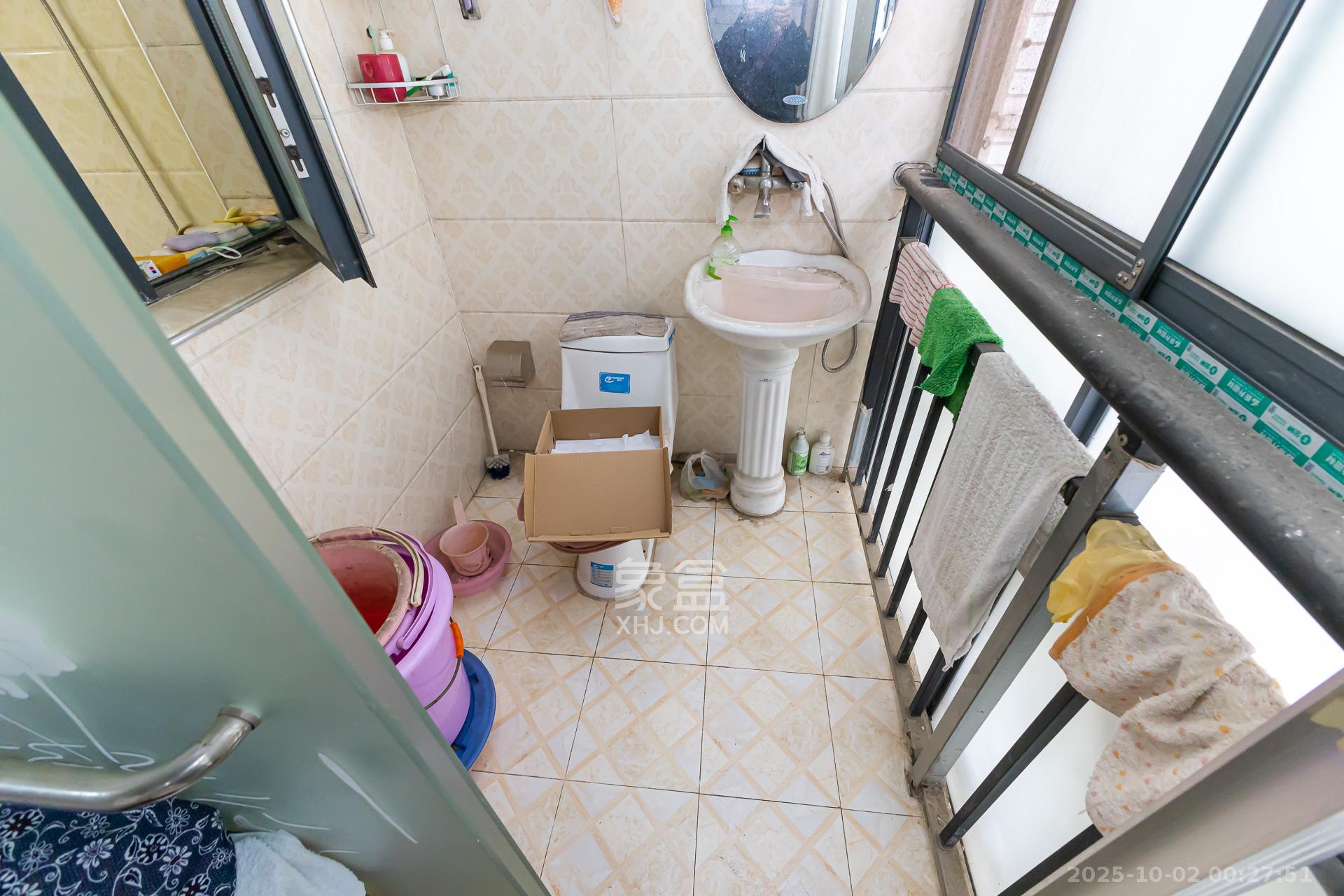 浩龙音乐界 2室2厅2卫 49.0万 浩龙音乐界 2室2厅2卫 49.0万卫生间