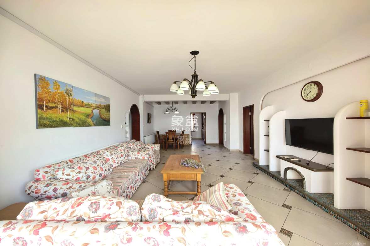 城市山水豪园(山水城市风景) 3室2厅1卫 2700.0元/月 城市山水豪园(山水城市风景) 3室2厅1卫 2700.0元/月室内图