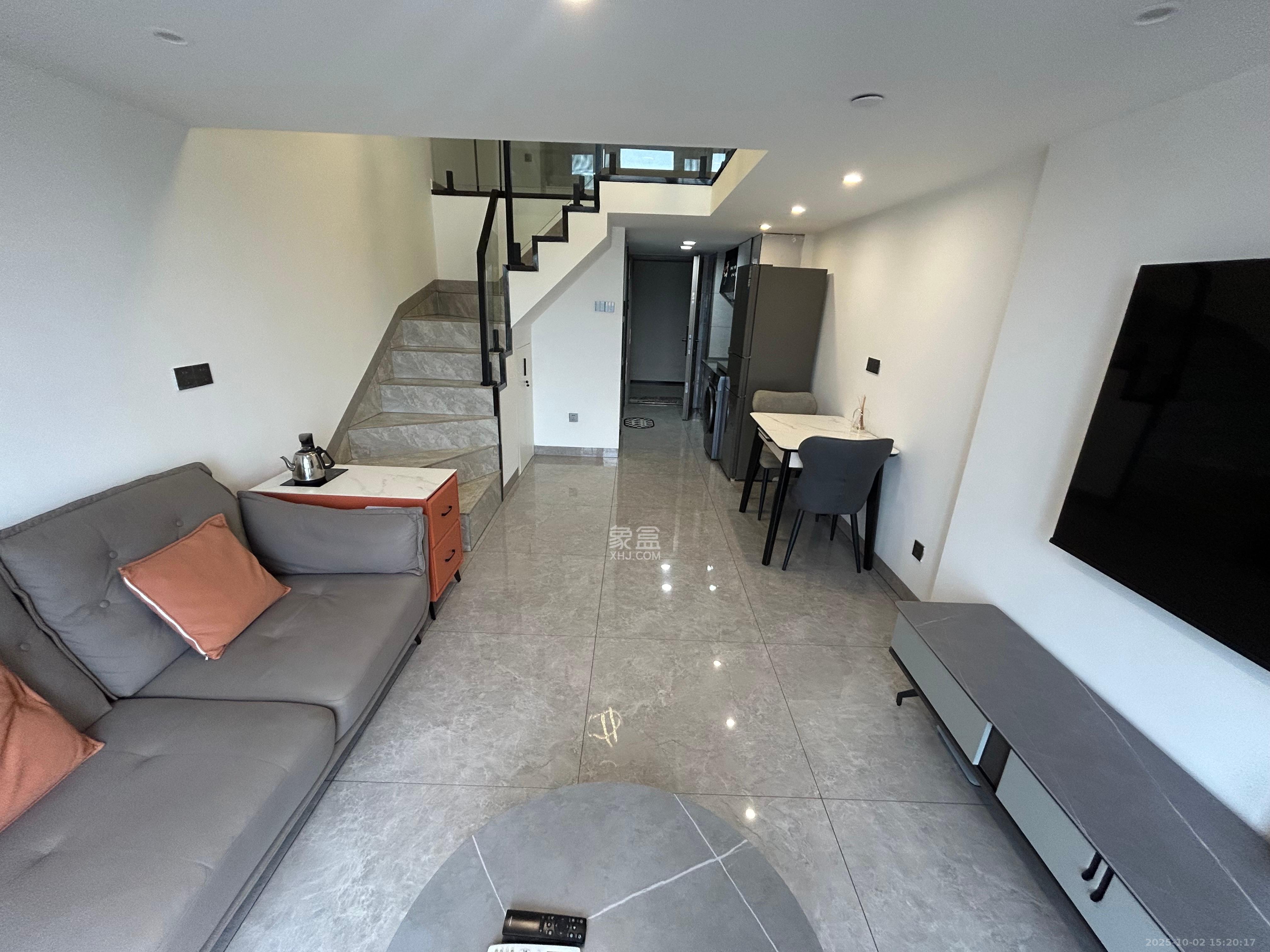 藏珑湖上公馆 2室1厅1卫 2300.0元/月 藏珑湖上公馆 2室1厅1卫 2300.0元/月室内图