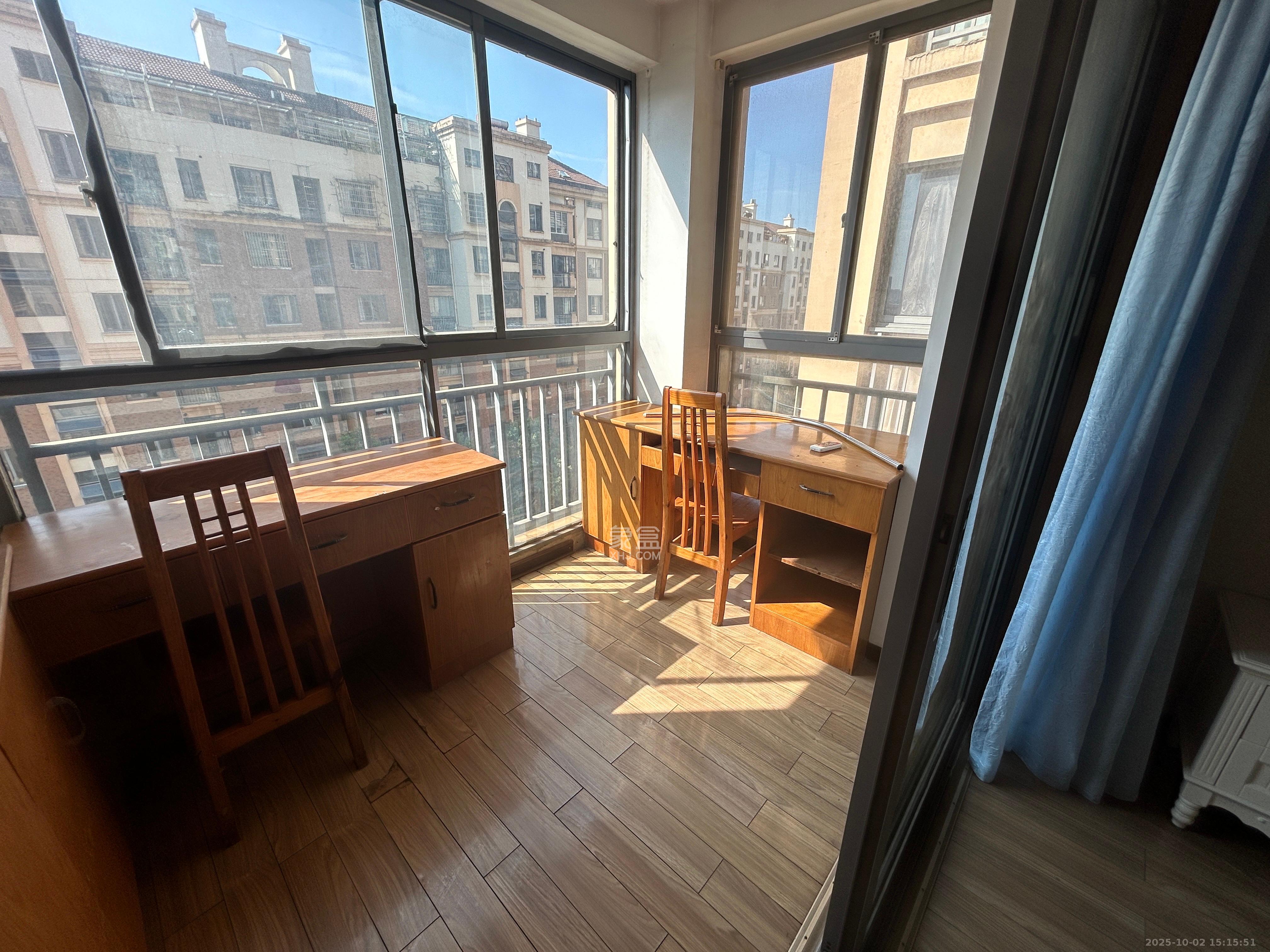 上海城小区  2室2厅1卫    1700.0元/月室内图