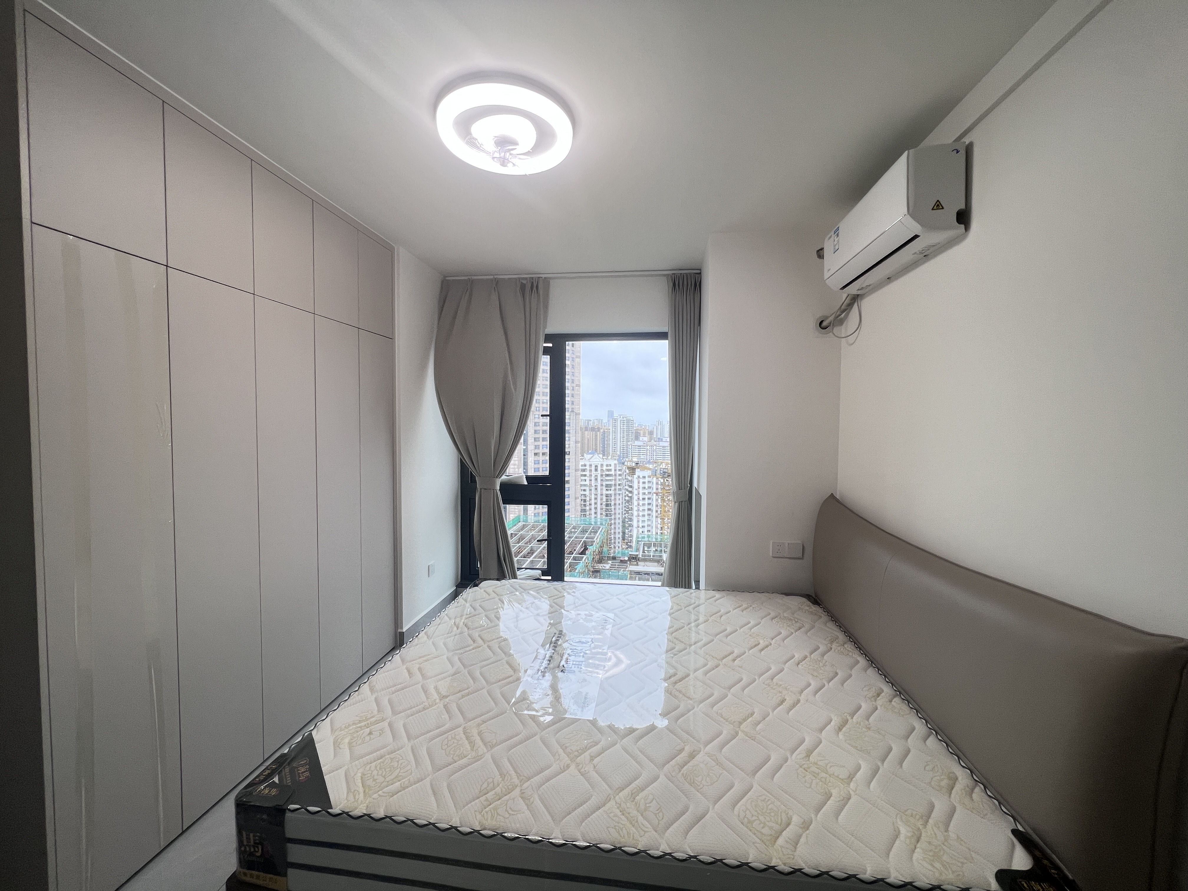 龙湖光年 2室2厅2卫 3500.0元/月 龙湖光年 2室2厅2卫 3500.0元/月室内图