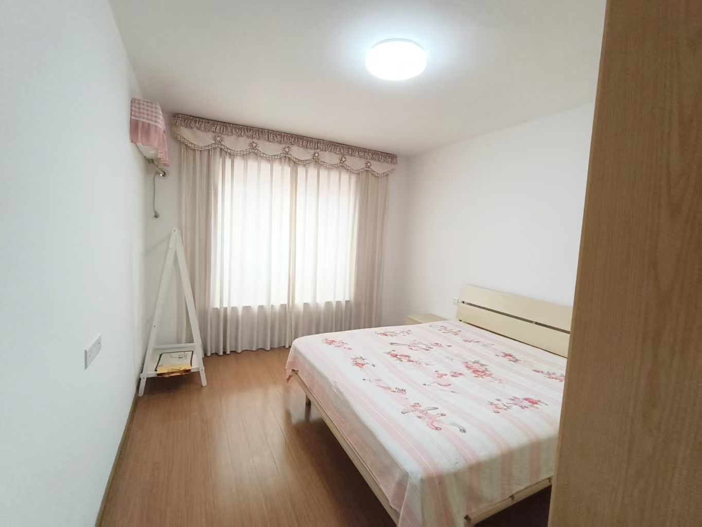 龙洲馨苑  3室1厅1卫   1100.00元/月室内图
