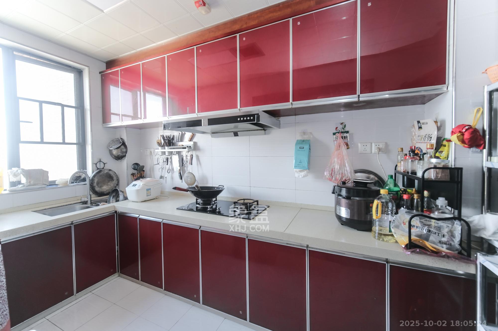 三一街区 3室2厅2卫 68.0万 三一街区 3室2厅2卫 68.0万厨房