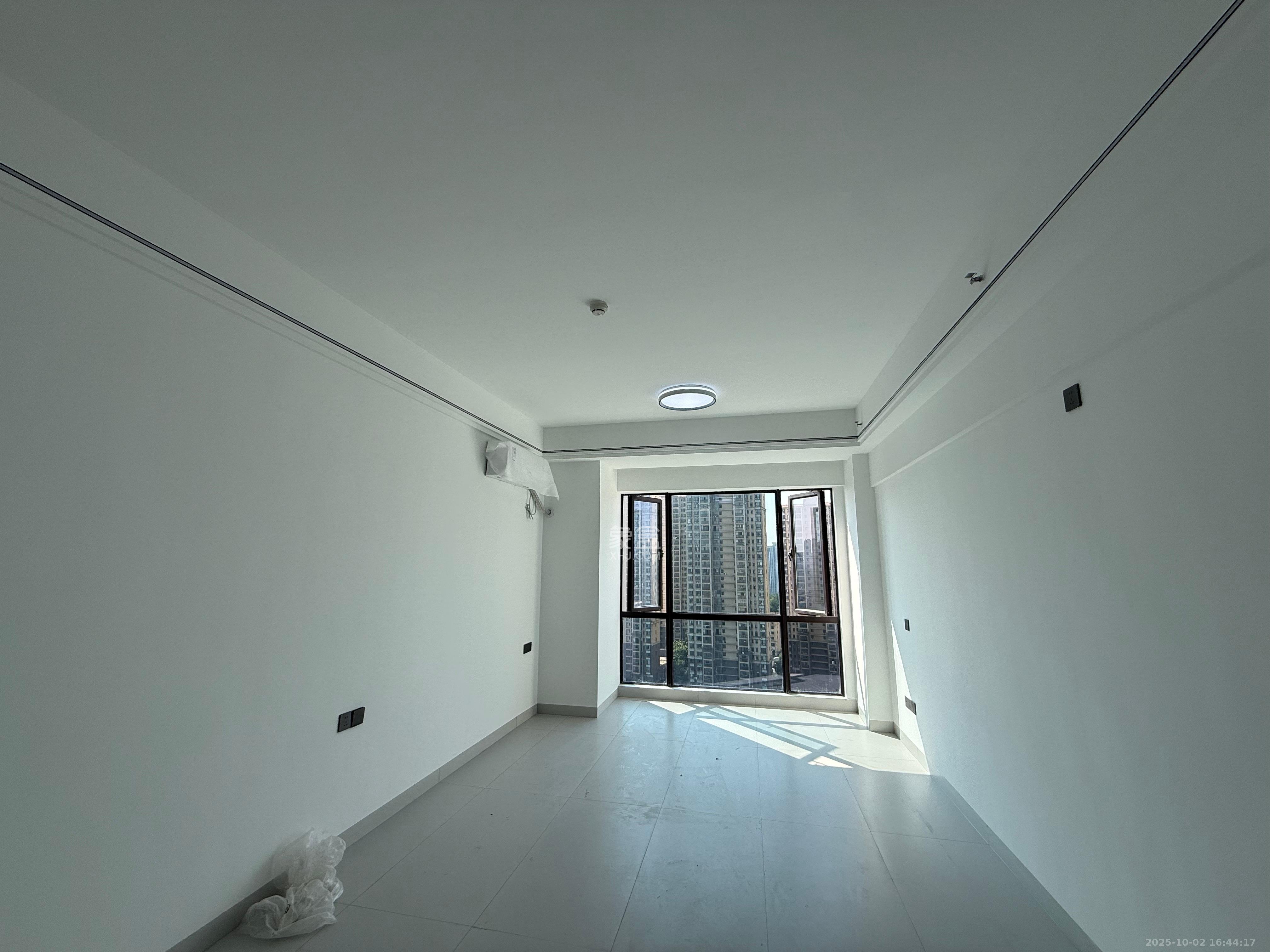 鄱阳汇金中心  1室0厅0卫    1500.0元/月 鄱阳汇金中心  1室0厅0卫    1500.0元/月