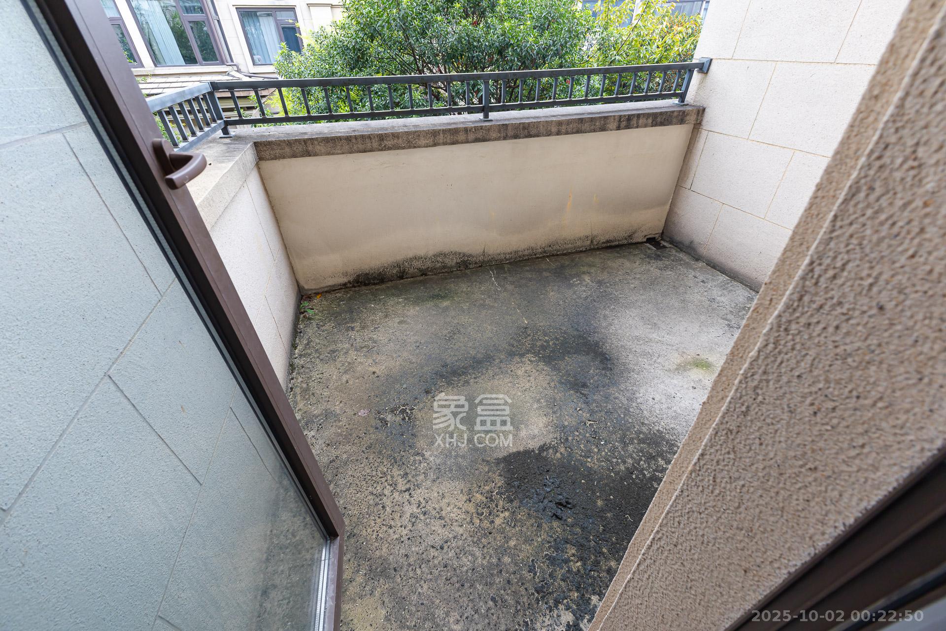 龙湖湘风原著(龙湖湘风星城) 5室2厅4卫 375.0万 龙湖湘风原著(龙湖湘风星城) 5室2厅4卫 375.0万阳台