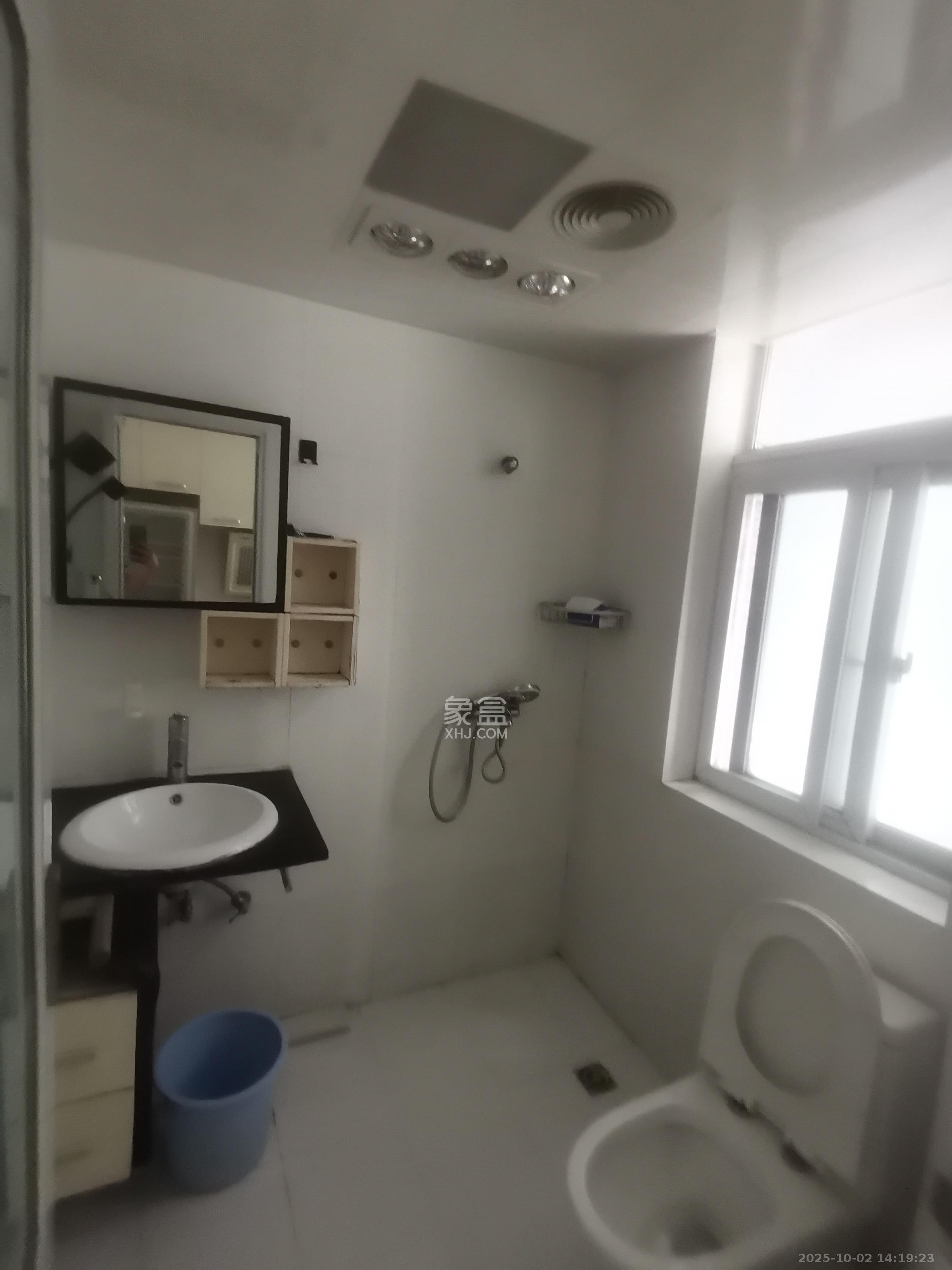 活力康城 2室2厅1卫 2400.0元/月 活力康城 2室2厅1卫 2400.0元/月室内图