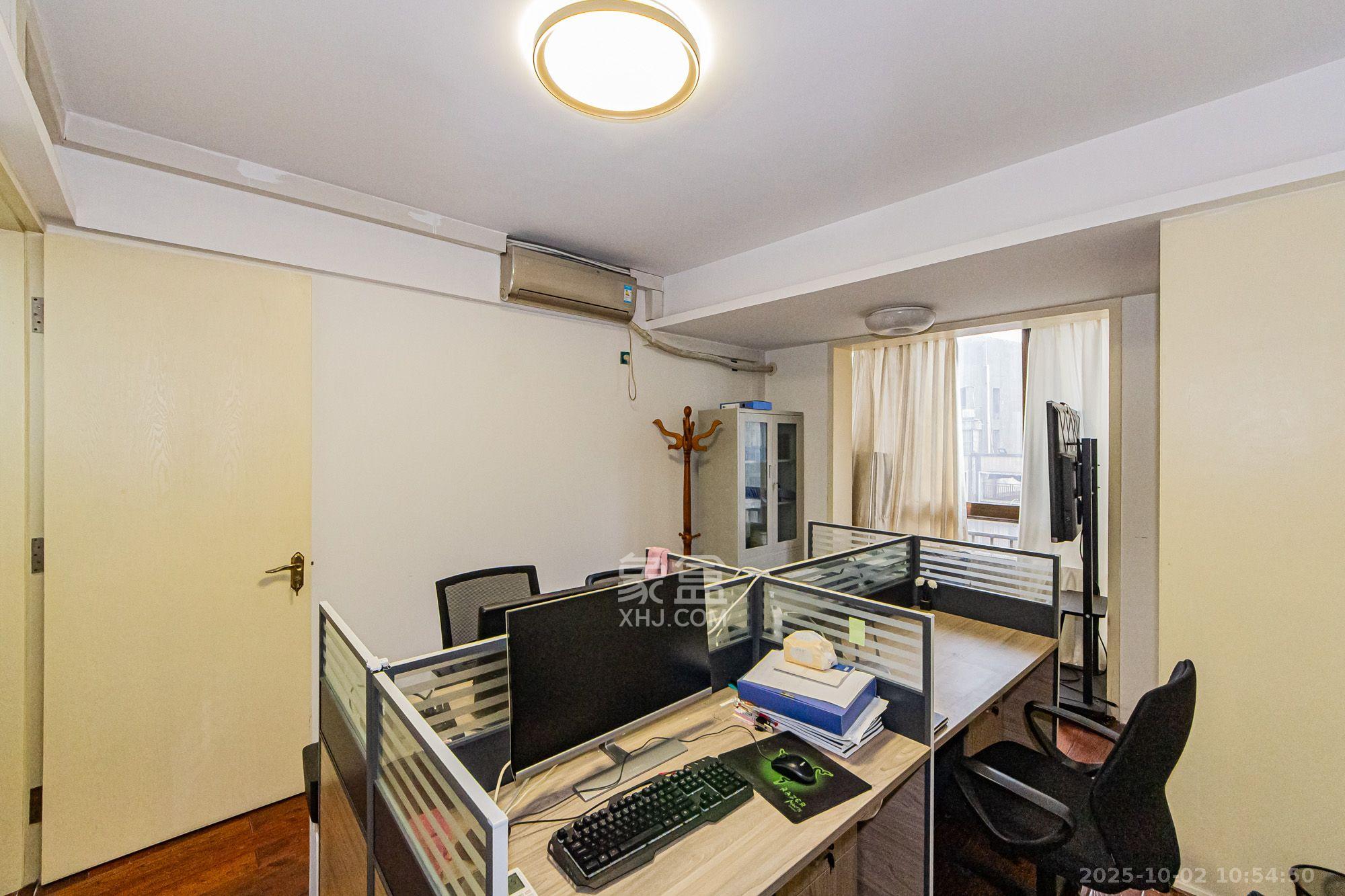 万国城(当代满庭春MOMA)一期 4室2厅1卫 4500.0元/月 万国城(当代满庭春MOMA)一期 4室2厅1卫 4500.0元/月室内图