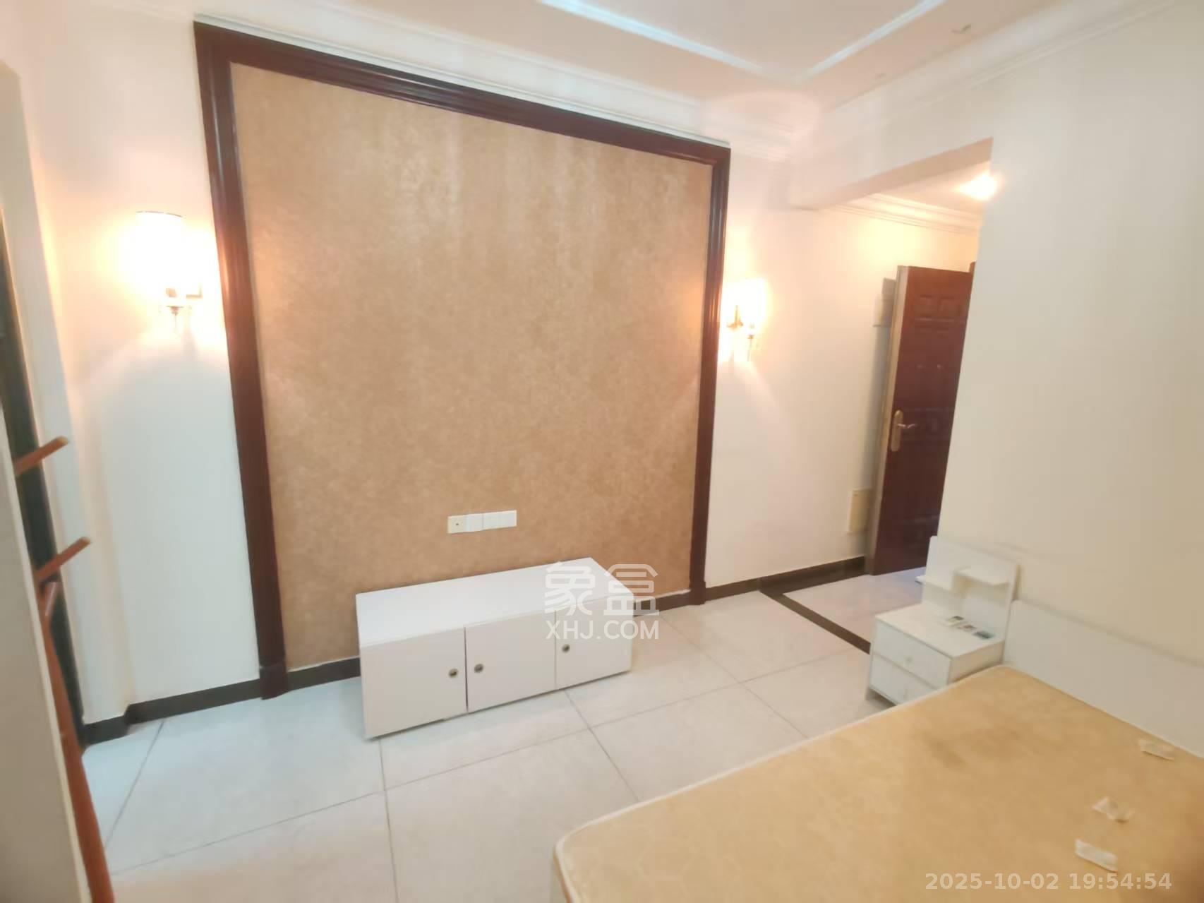 恒大翡翠华庭 1室1厅1卫 1100.0元/月 恒大翡翠华庭 1室1厅1卫 1100.0元/月室内图