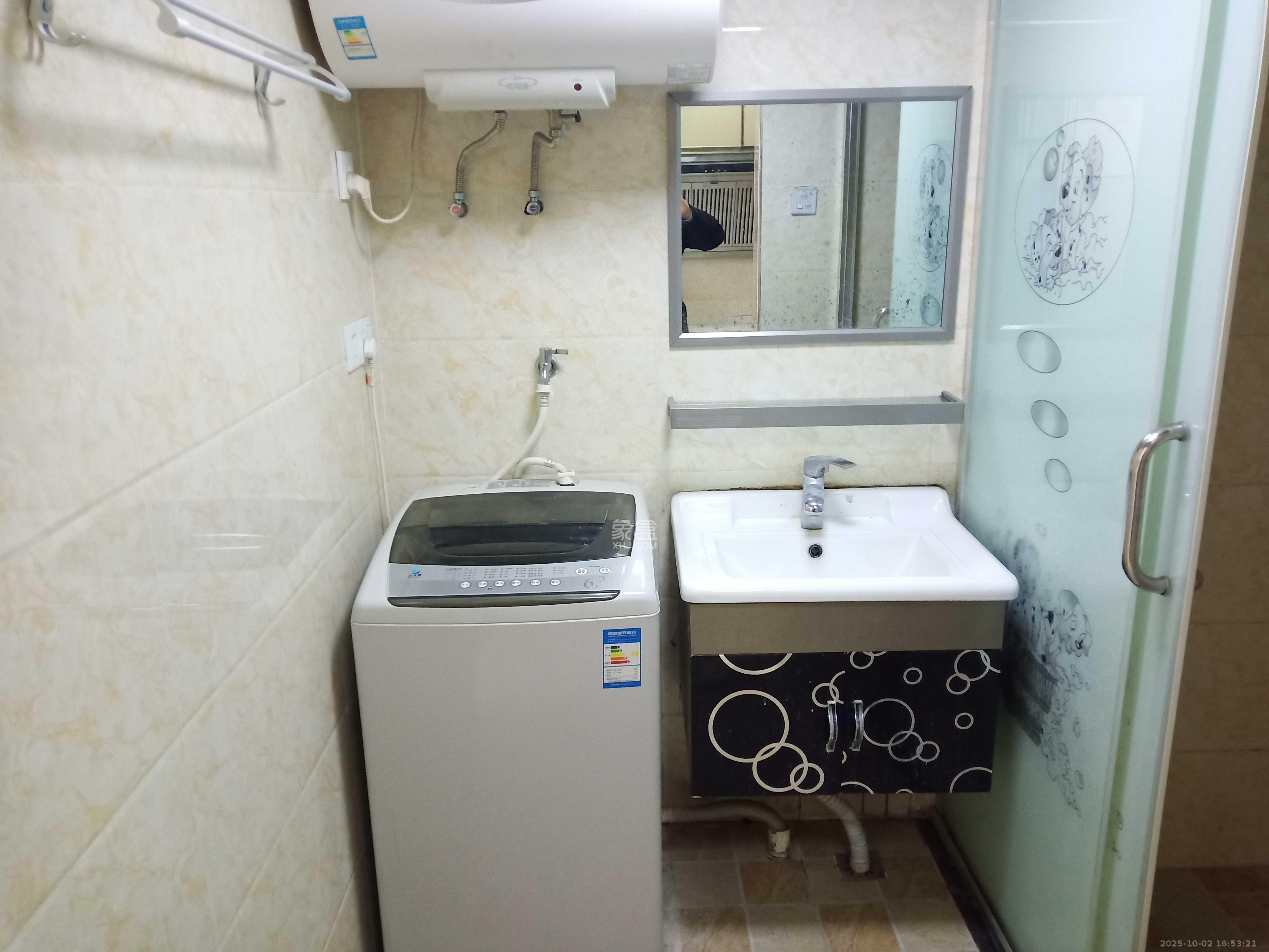 保利麓谷林语I区  1室1厅1卫   1300.00元/月室内图
