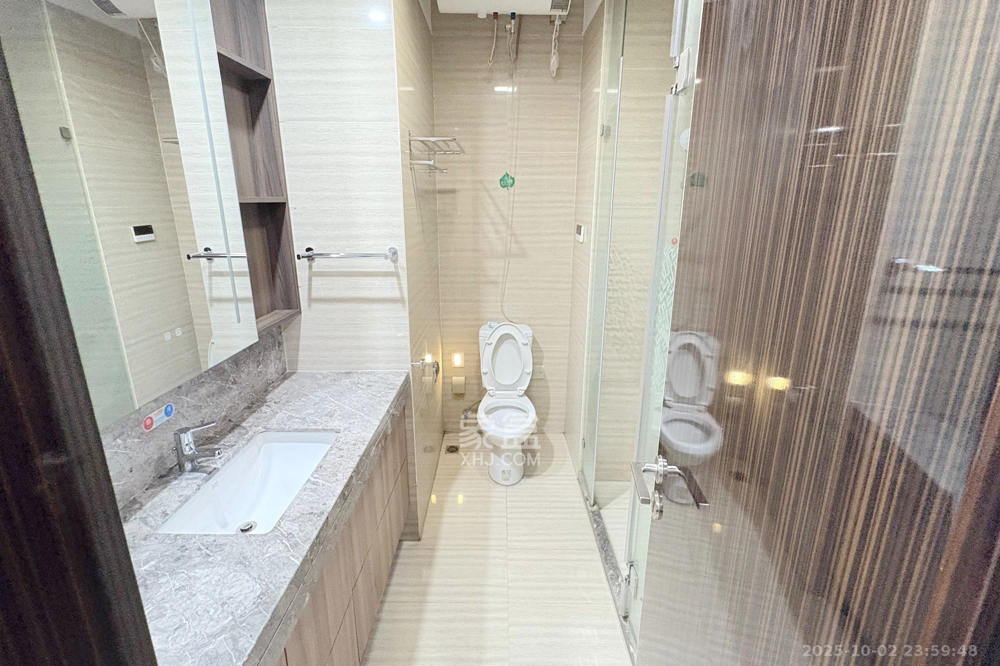 华远国际公寓 1室1厅1卫 90.0万 华远国际公寓 1室1厅1卫 90.0万卫生间