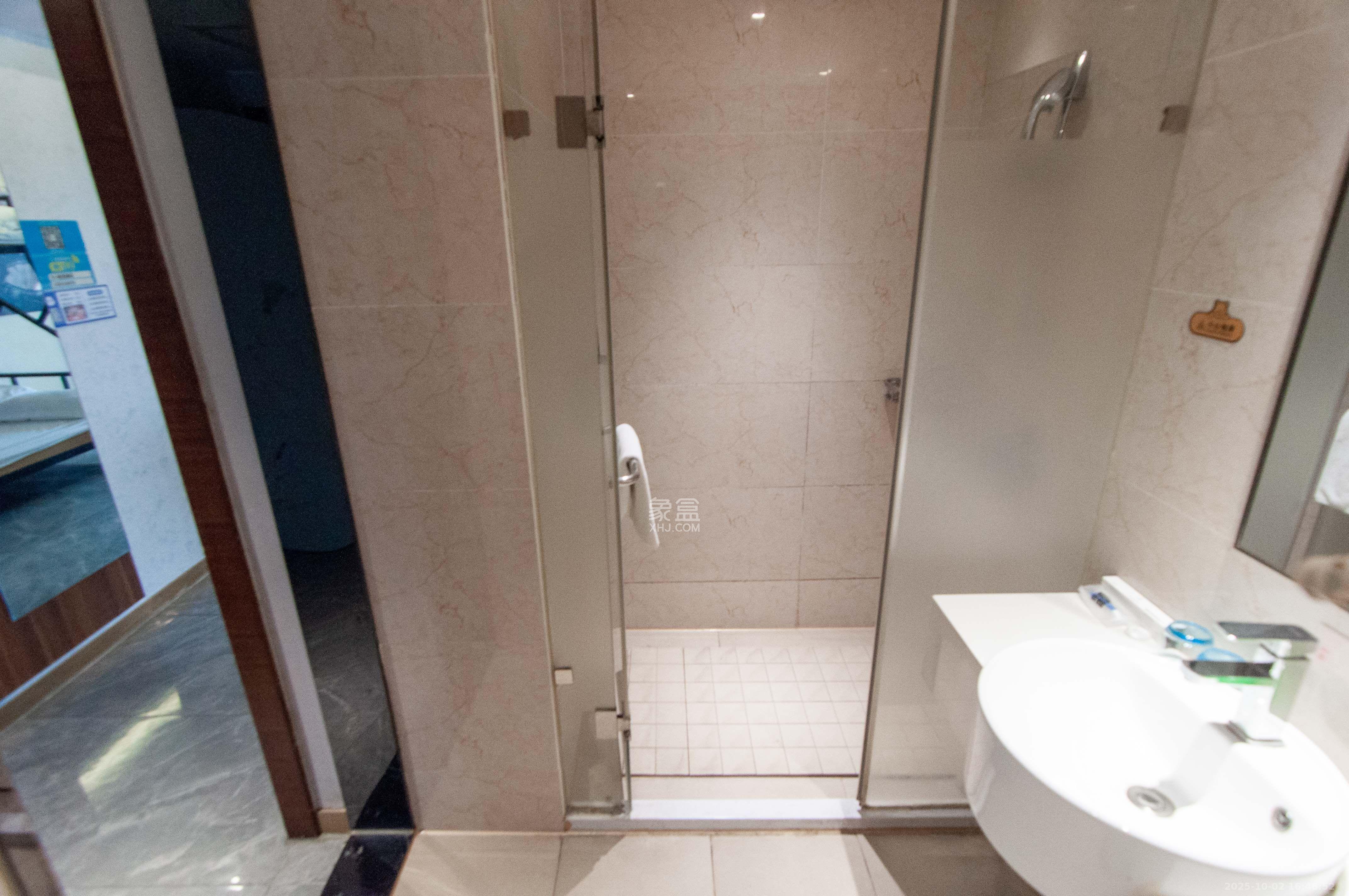 达美D6区 1室1厅1卫 1400.0元/月 达美D6区 1室1厅1卫 1400.0元/月室内图