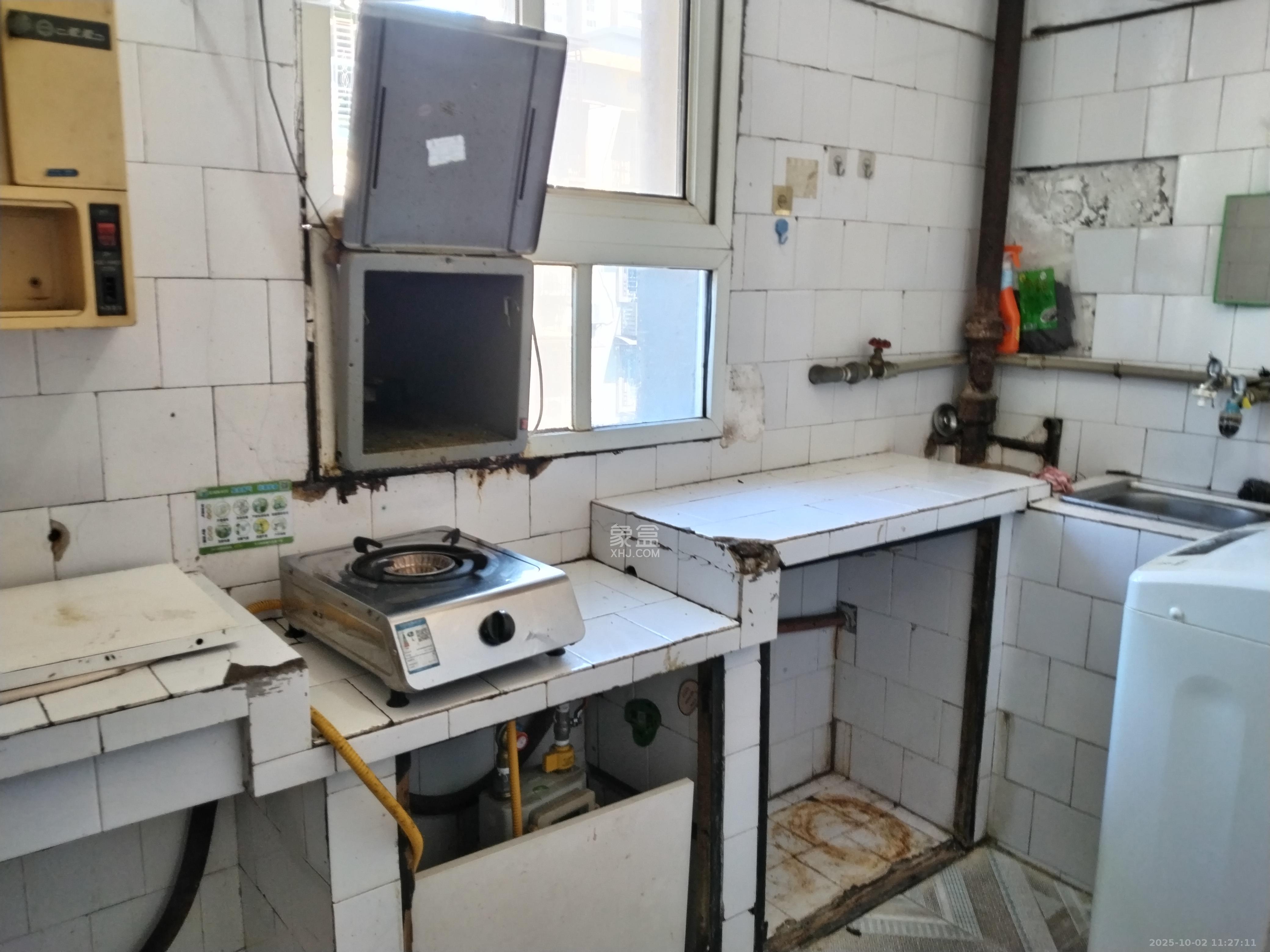 燕山街社区  1室1厅1卫    1300.0元/月室内图