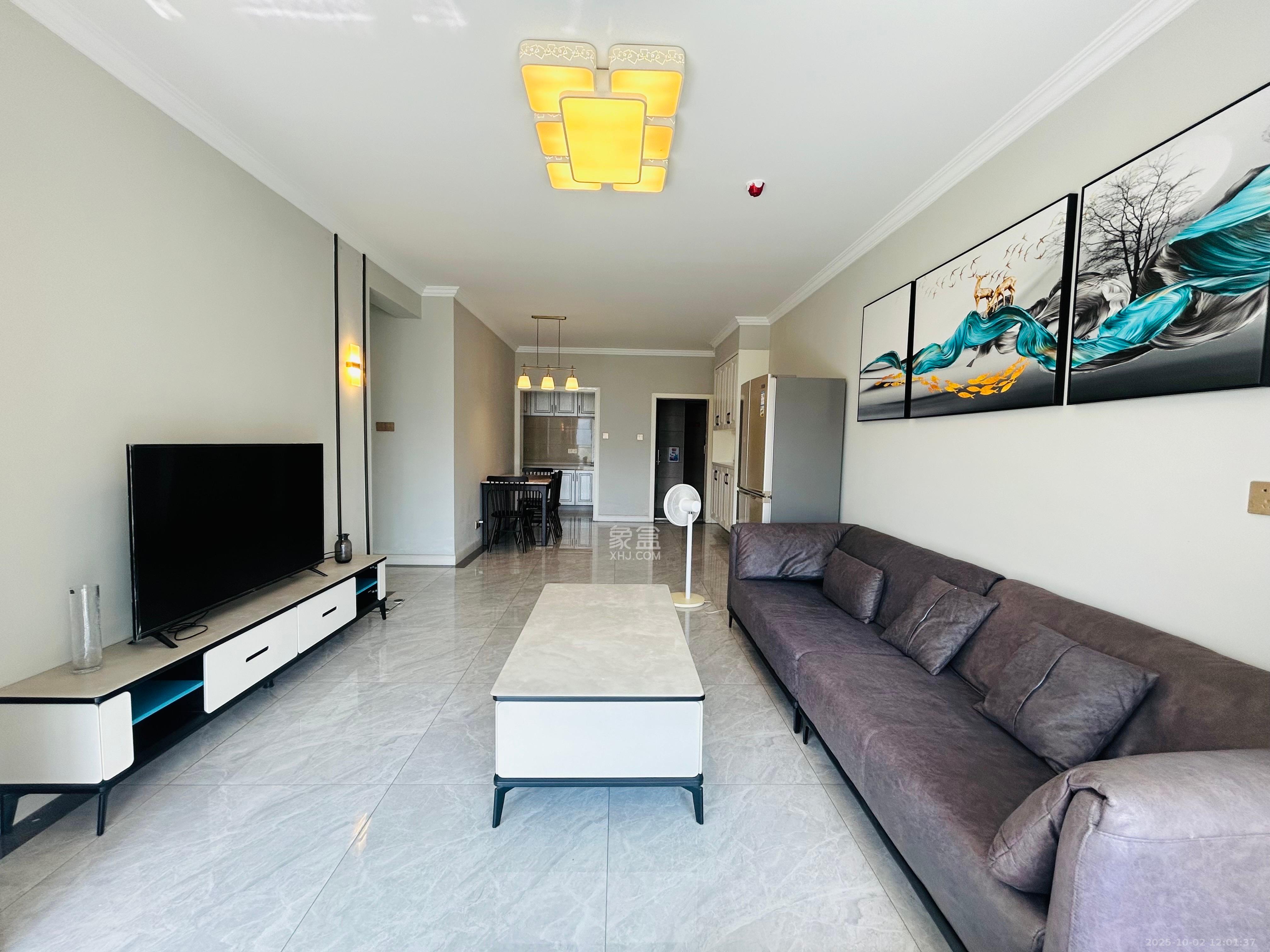 芙蓉别墅山庄(嘉湘华庭)  3室2厅1卫    3400.0元/月 芙蓉别墅山庄(嘉湘华庭)  3室2厅1卫    3400.0元/月