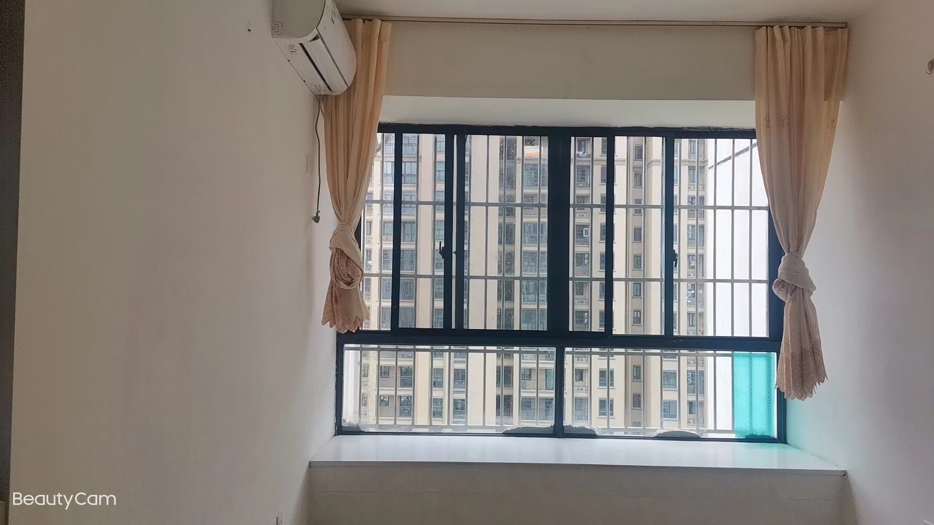 滨江财苑 3室1厅1卫 2500.0元/月 滨江财苑 3室1厅1卫 2500.0元/月室内图