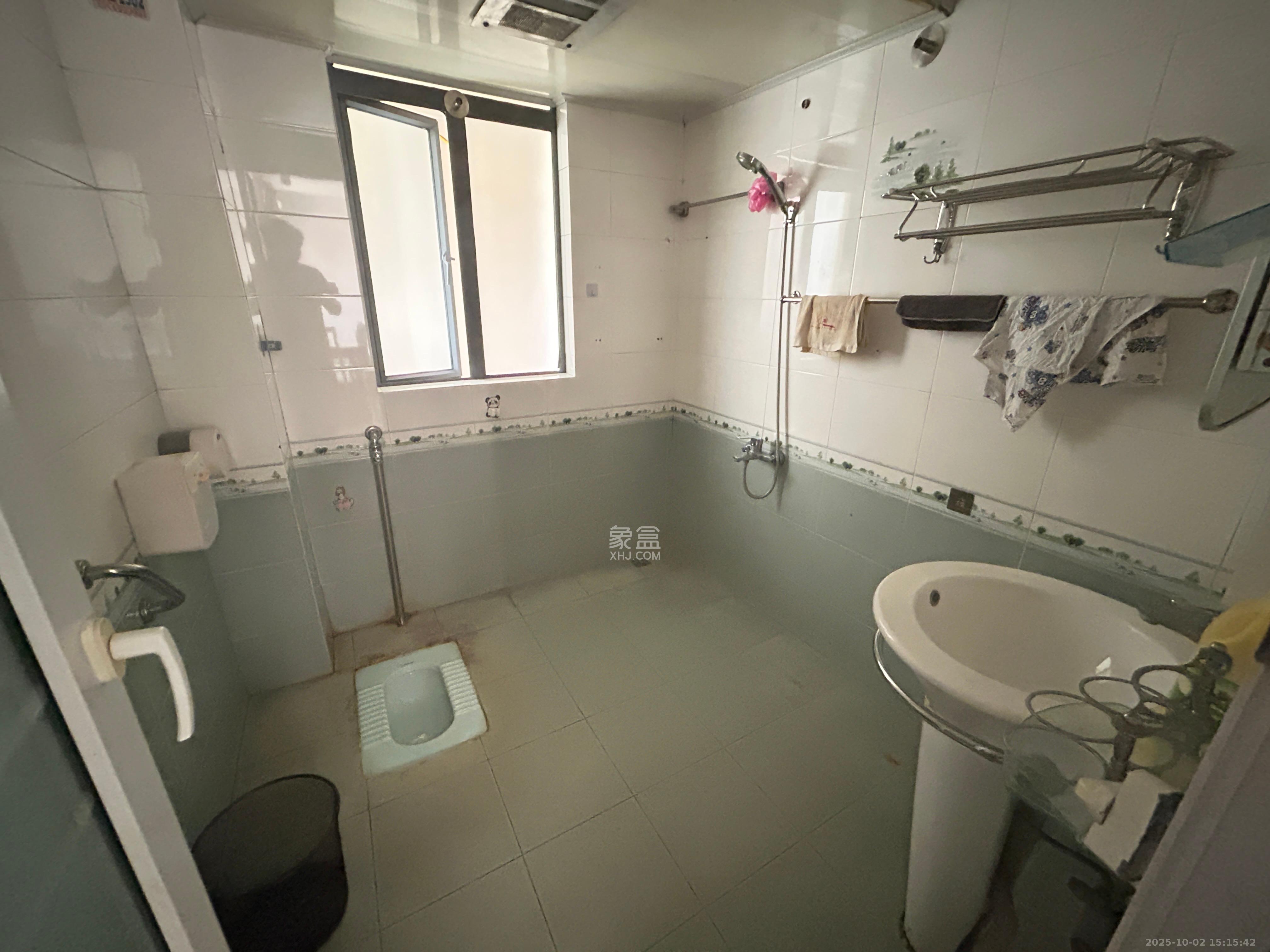 上海城小区  2室2厅1卫    1700.0元/月室内图