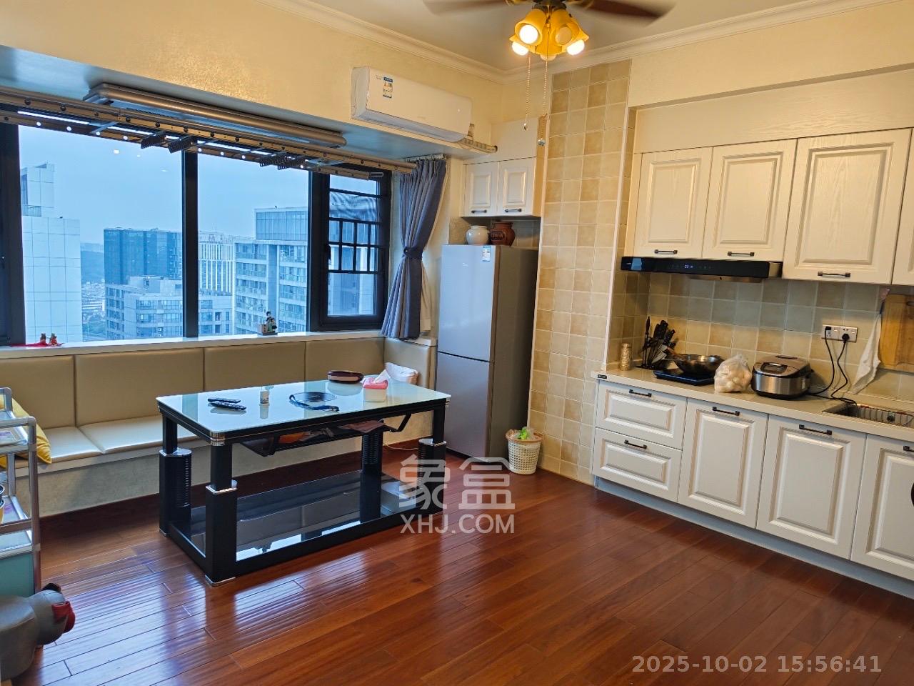 复地星光天地  1室0厅0卫    3200.0元/月 复地星光天地  1室0厅0卫    3200.0元/月