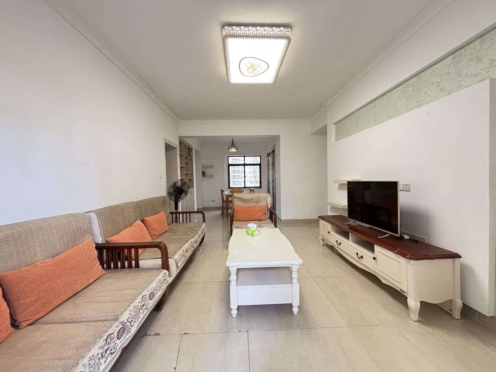 西海瑞园  2室2厅1卫    110.0万 西海瑞园  2室2厅1卫    110.0万