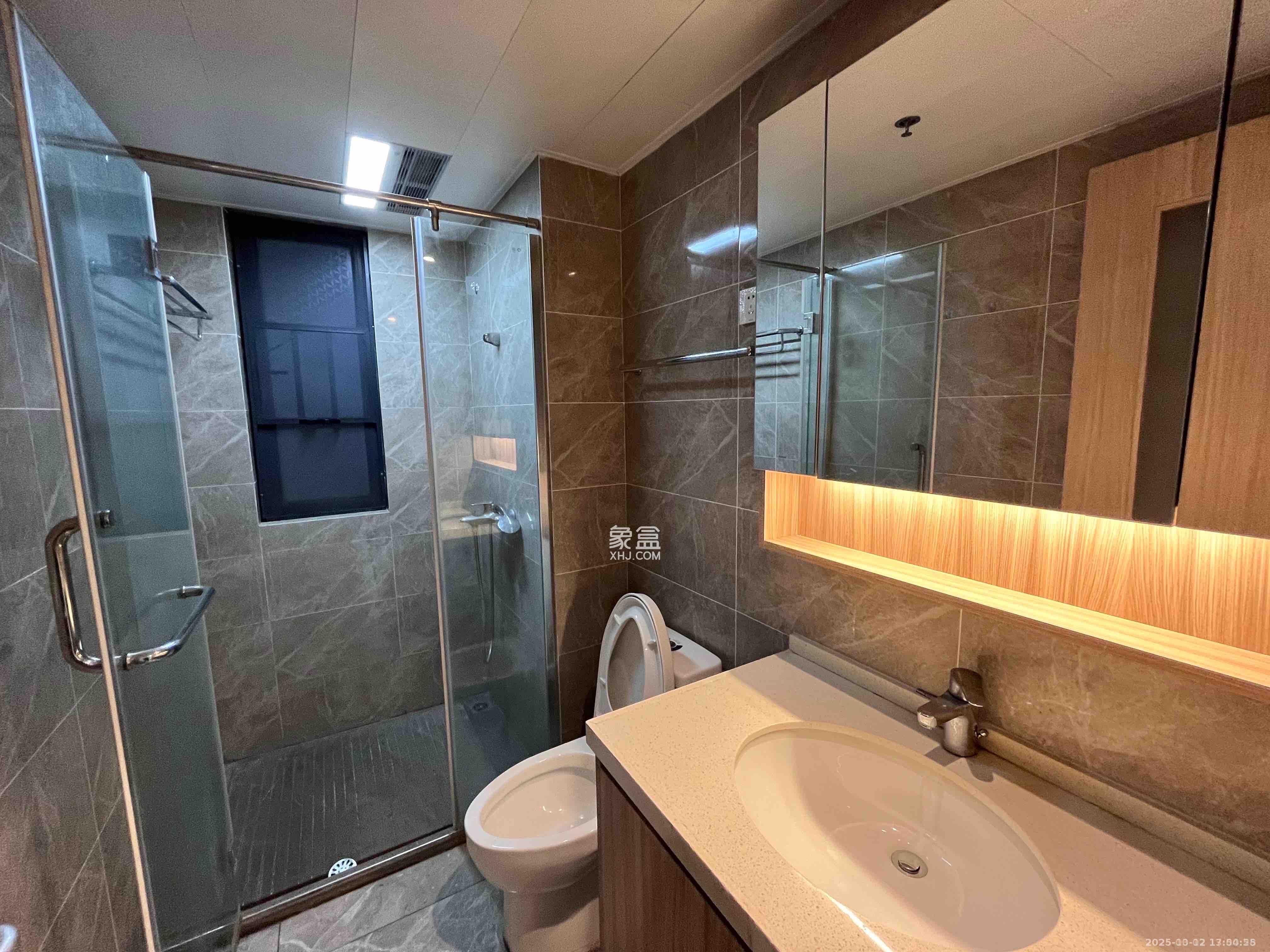 南山梅溪一方  3室2厅2卫    2800.0元/月室内图