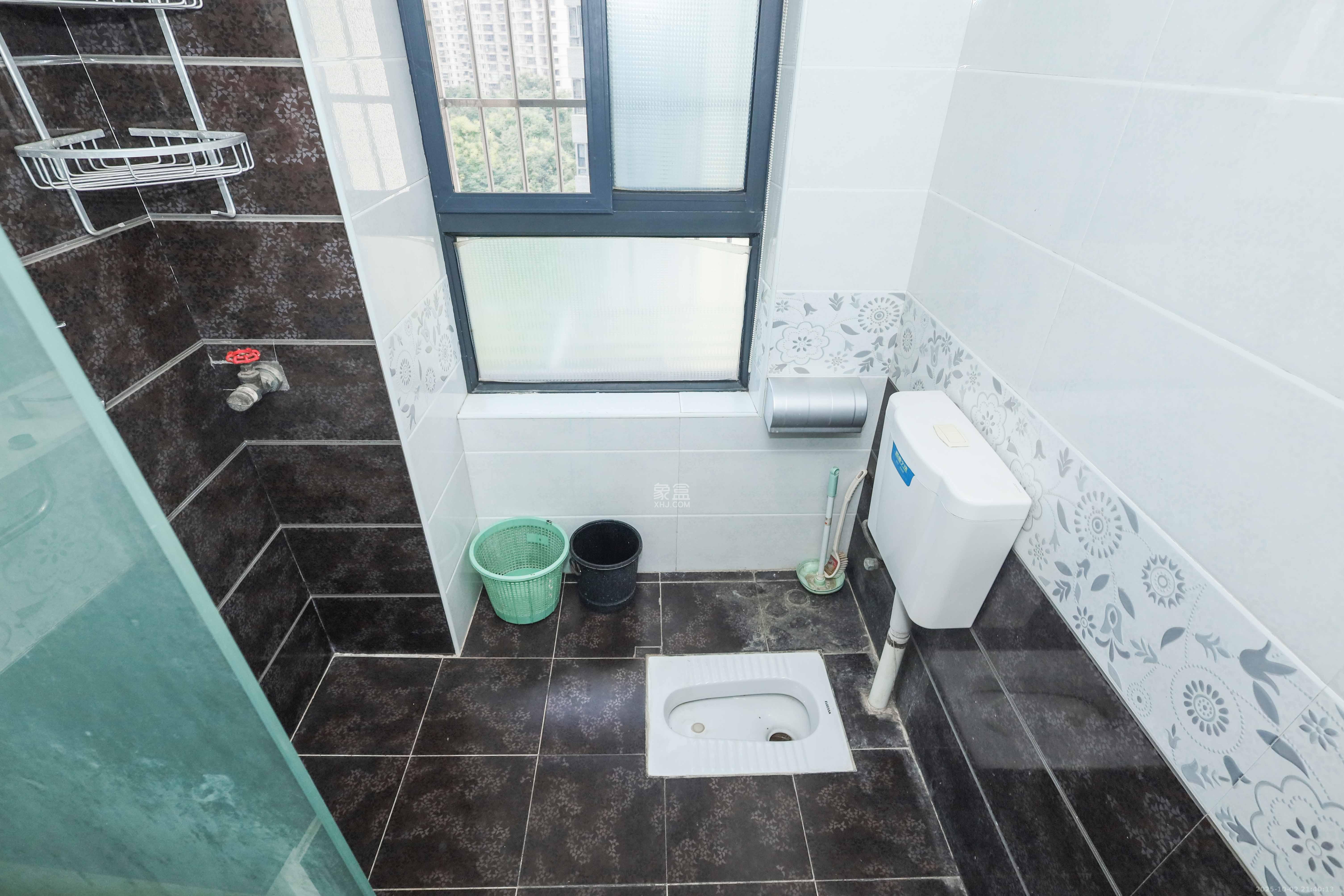 保利麓谷林语A区  3室2厅1卫    79.0万卫生间